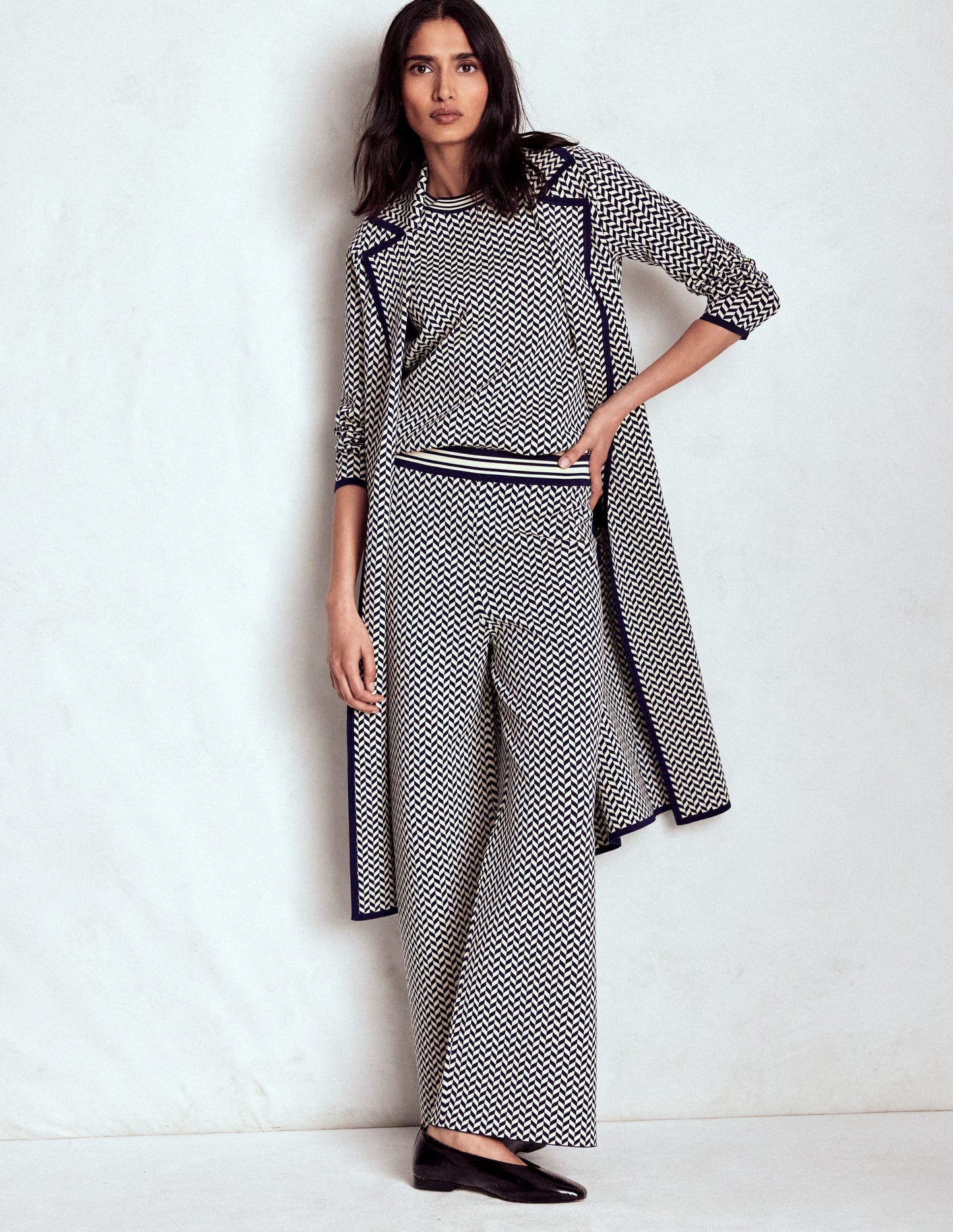 Jacquard Coatigan-Navy/ Ivory Dogtooth