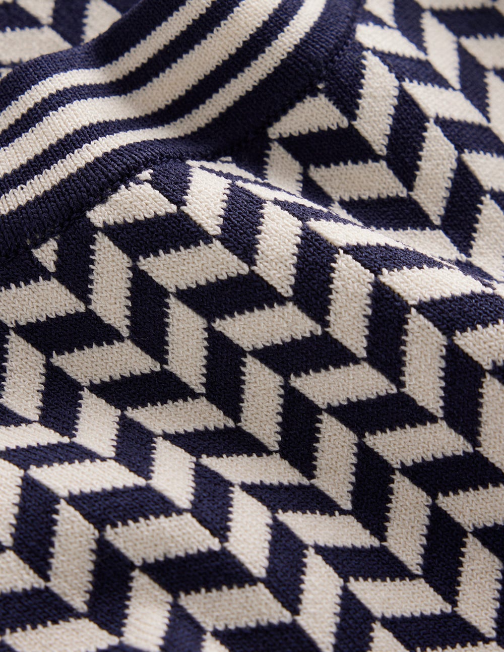 Jacquard Knitted T-Shirt-Navy/ Ivory Dogtooth - Image 6