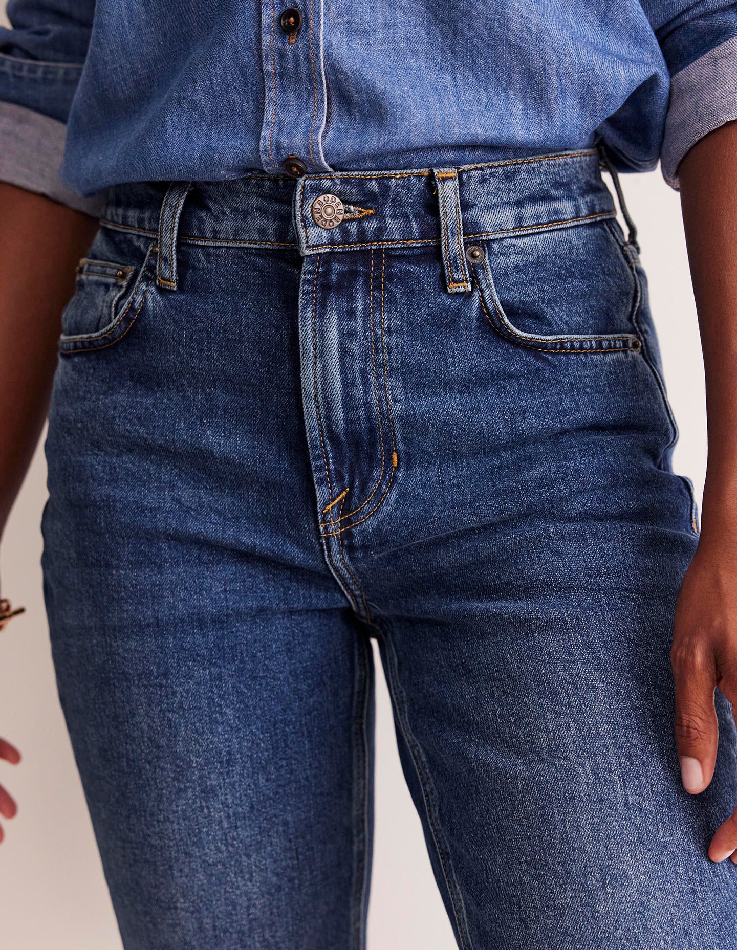 Girlfriend Jeans-Mid Vintage - Image 2