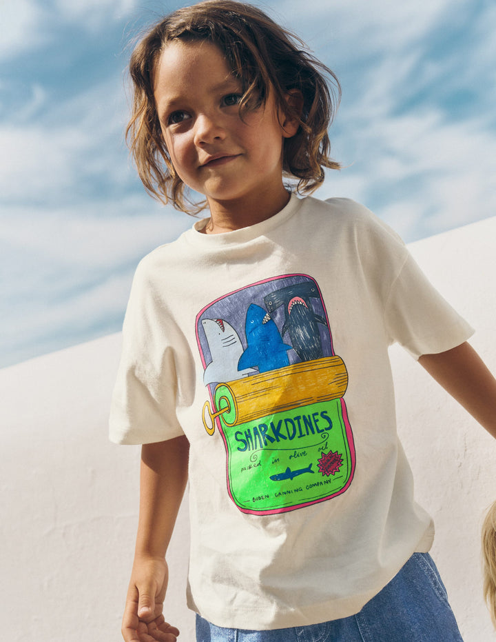 Relaxed Graphic T-shirt B3156-Parchament Sardine Can