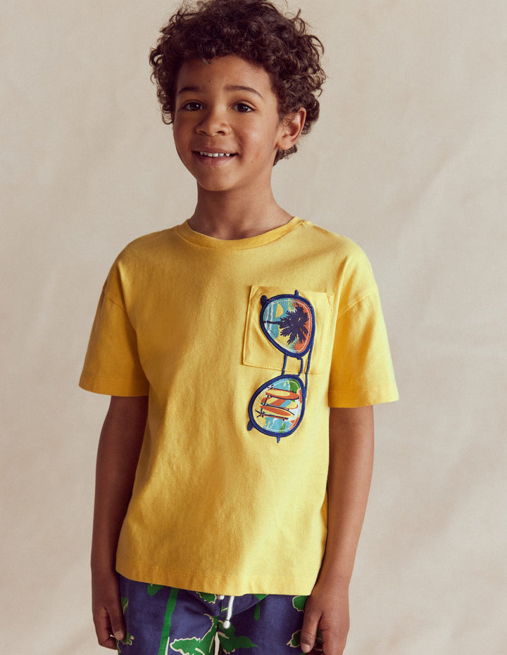 Short Sleeve Badge T-shirt-Sundress Holiday Sunglasses