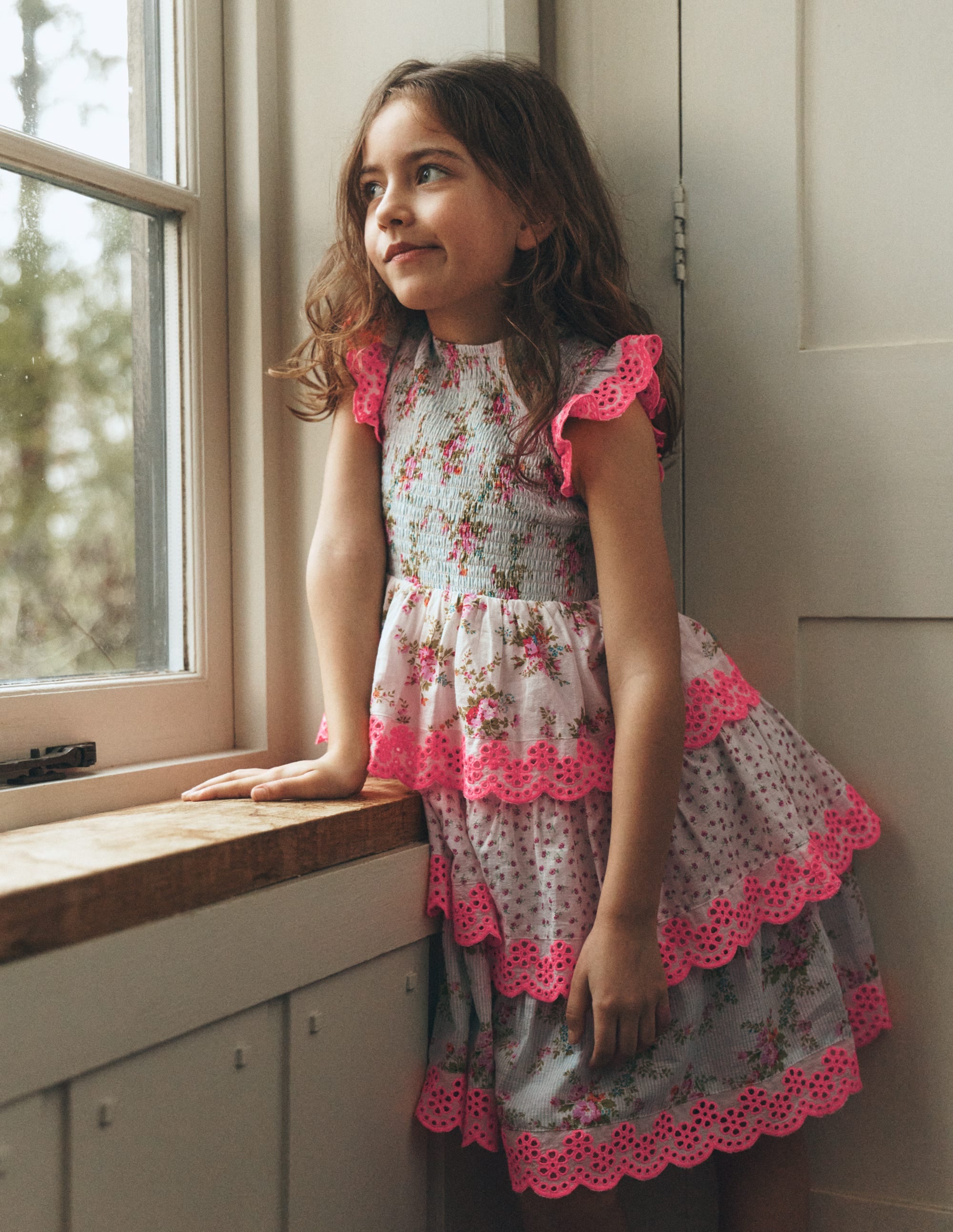 ドルチェリーチェ Lace Trim Tiered Dress Tiered Lace Trim Dress - Festival Pink Ditsy Rose | Boden USA