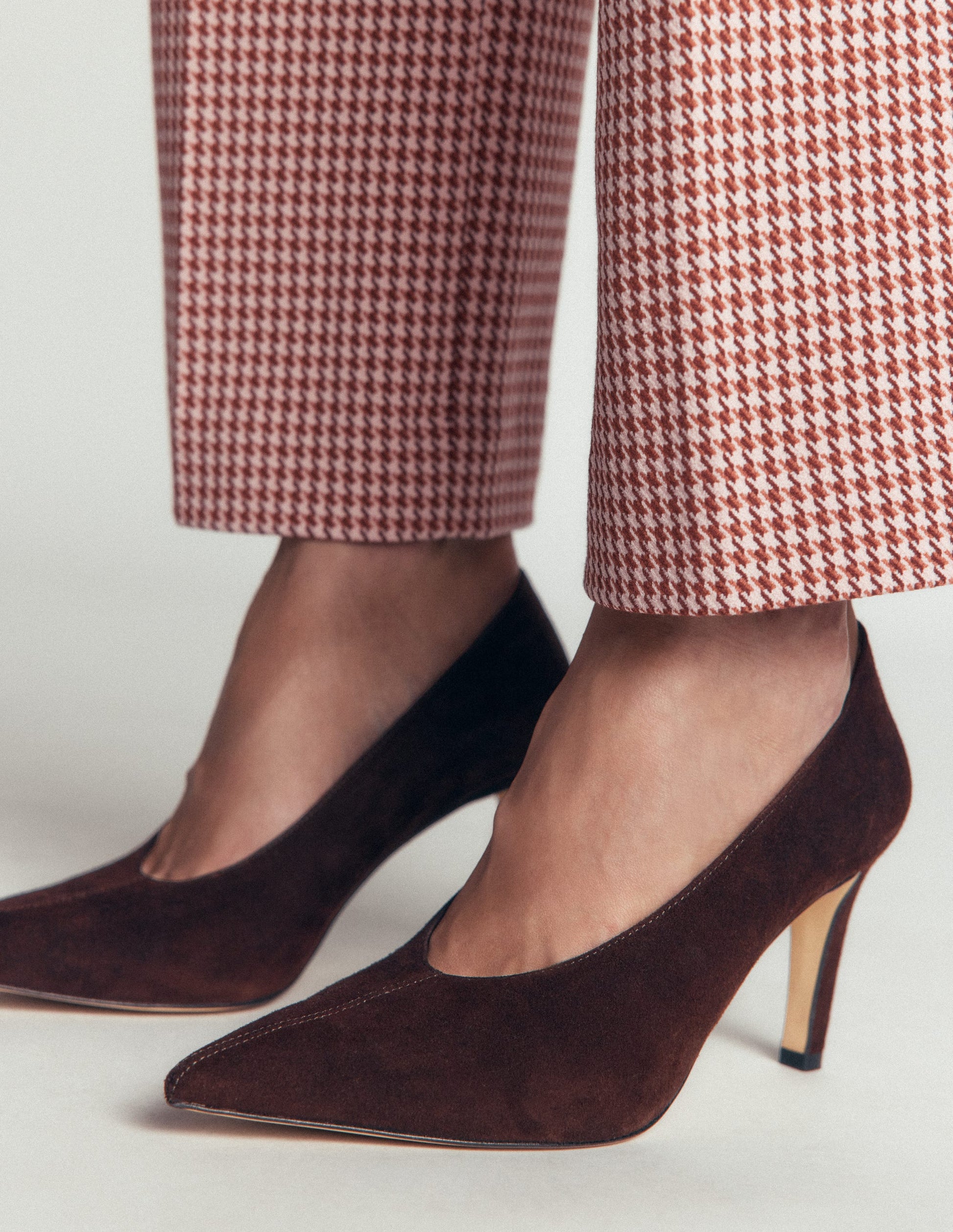 Pointed Court Shoes-Chocolate-2