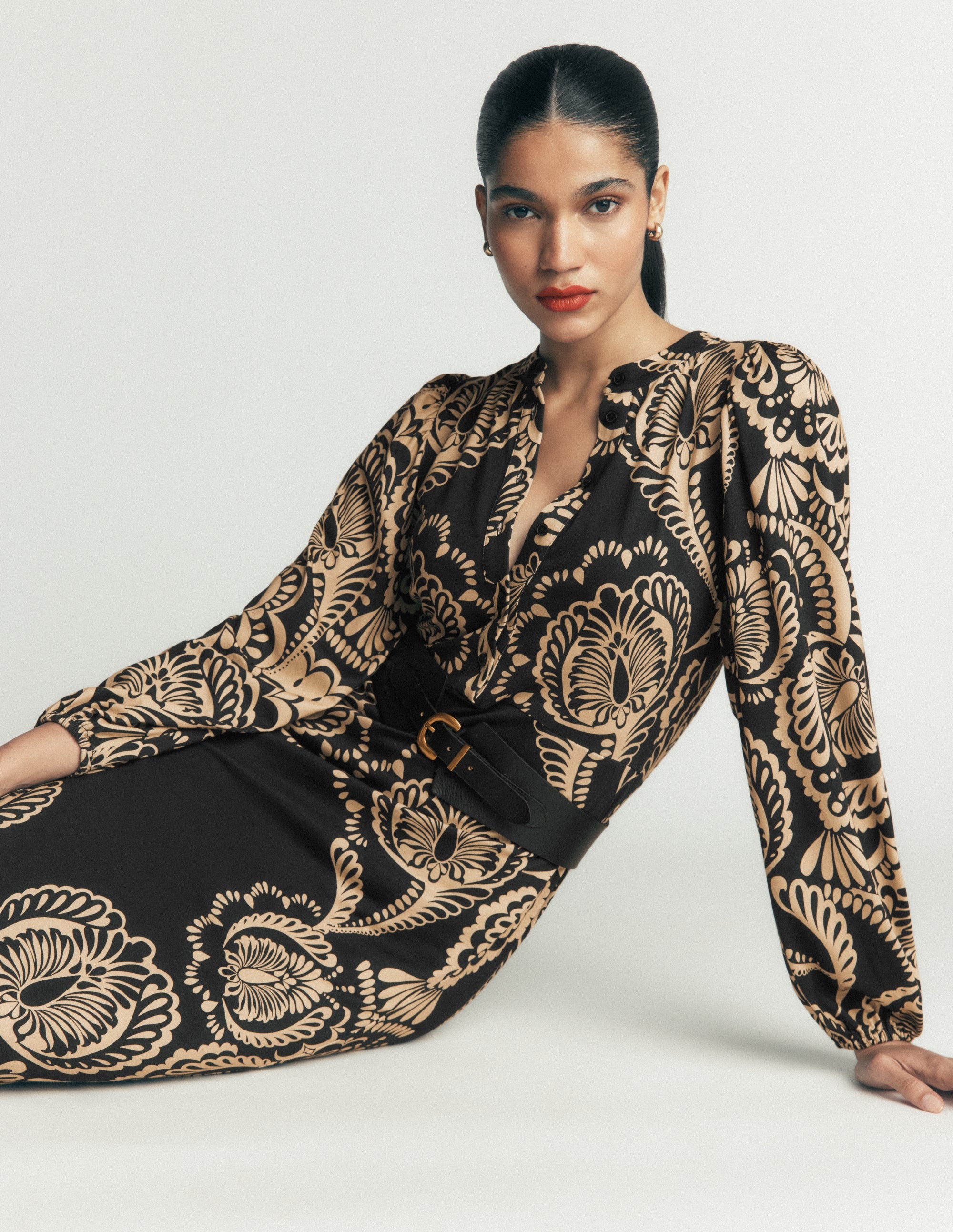 Eli Belted Jersey Midi Dress-Black, Flourishing Medley - Image 5