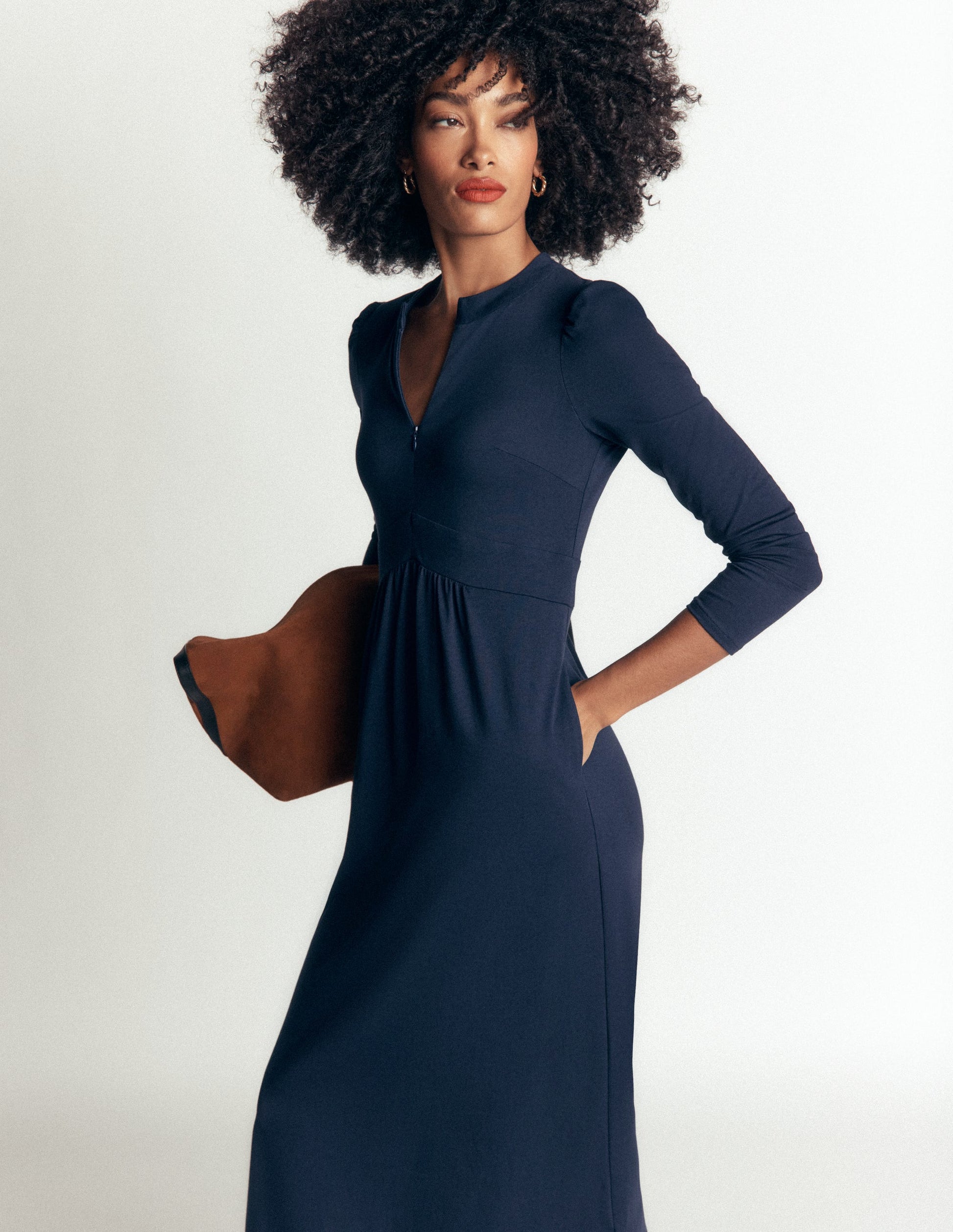 backless chiffon maxi dress V-NECK IN PINK | CULT MIA SIZ:10 One to reach for elsa and anna Navy and Gold Star