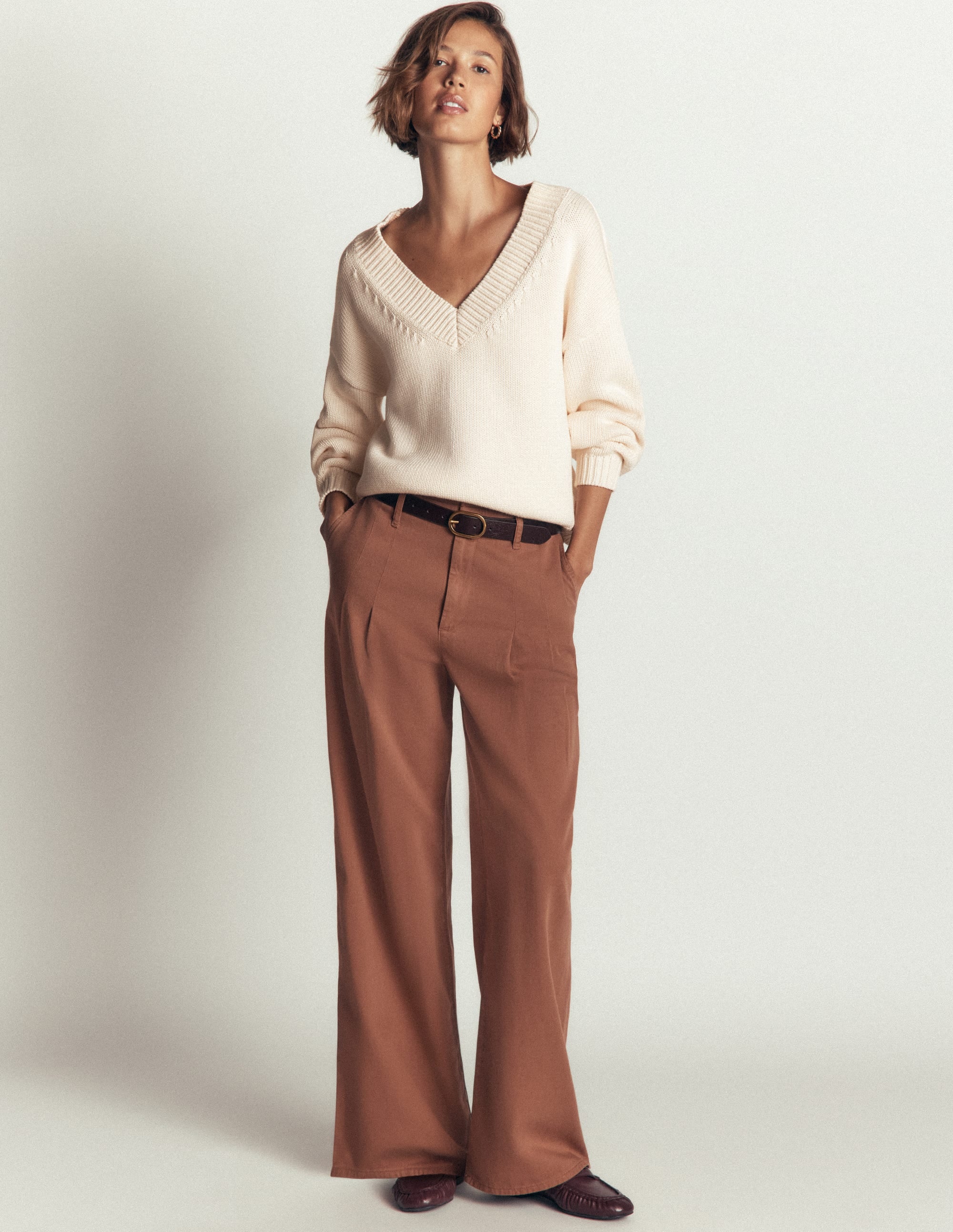 Lucy Cotton V-neck Sweater-Ivory - Image 4