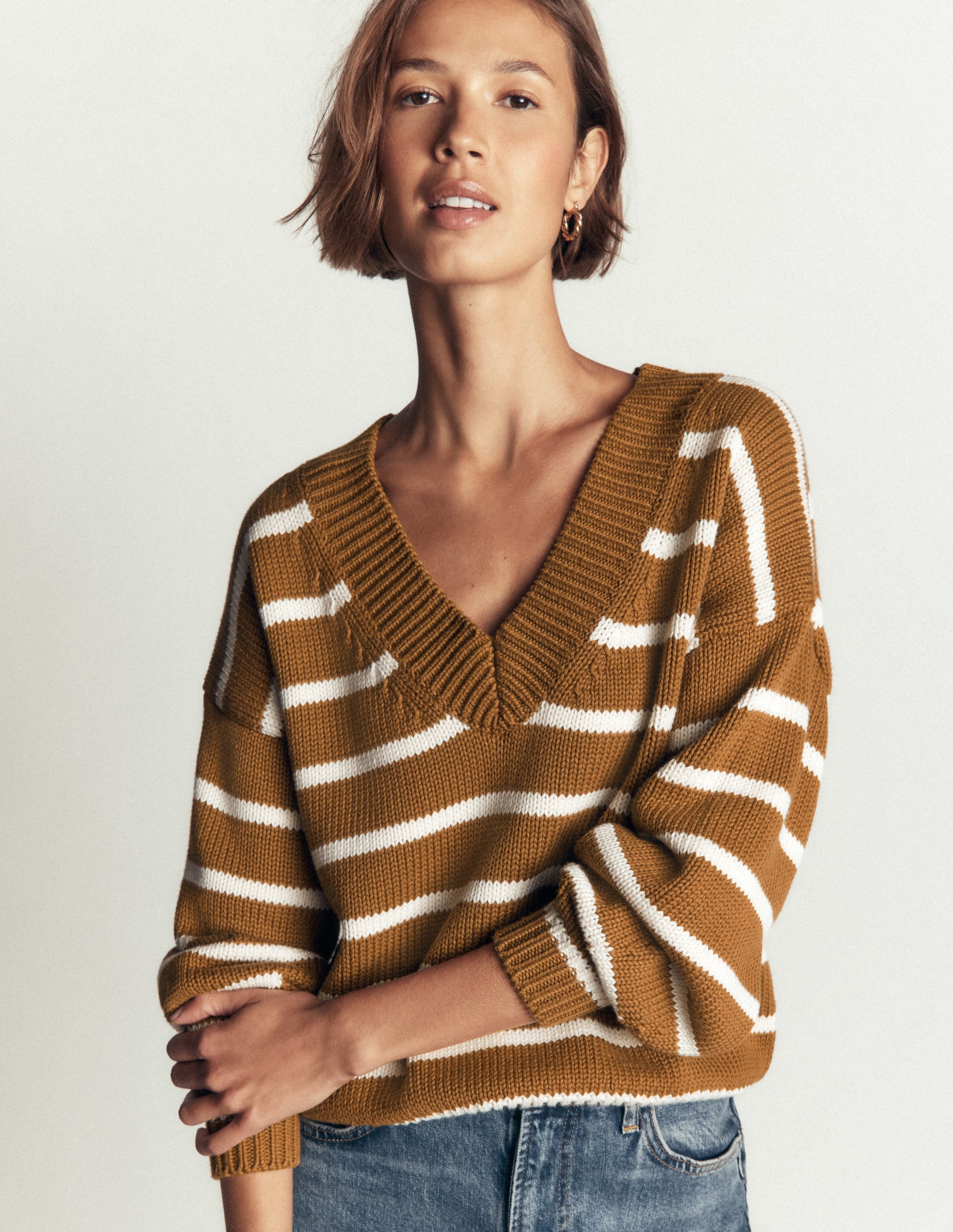 Lucy Cotton V-neck Sweater-Gingerbread, Ivory - Image 2
