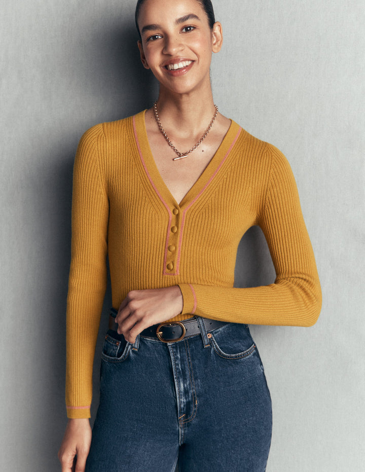 Paula Ribbed V Neck Jumper-Gold Wheat