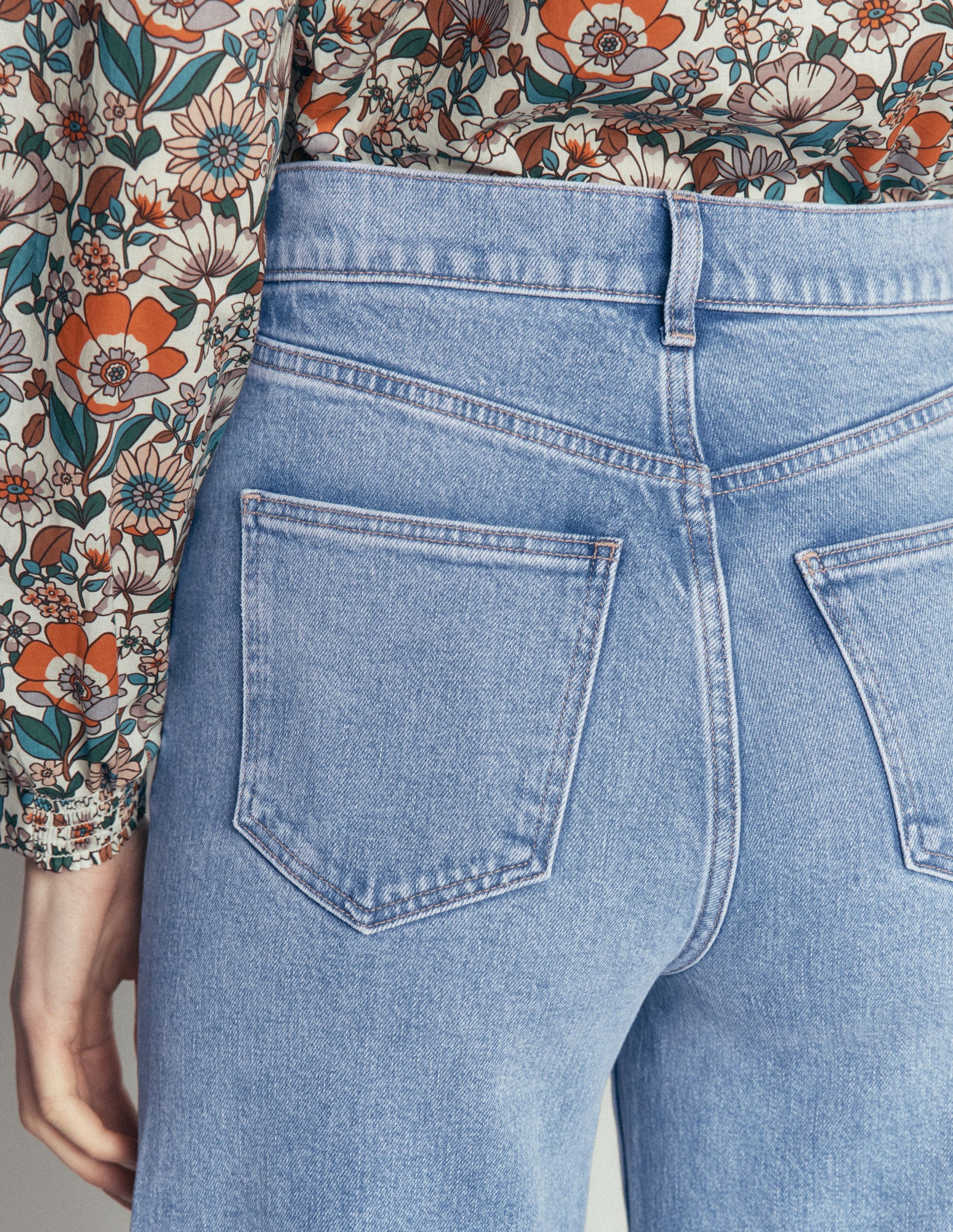 High Rise Wide Leg Jeans-Light Vintage-5