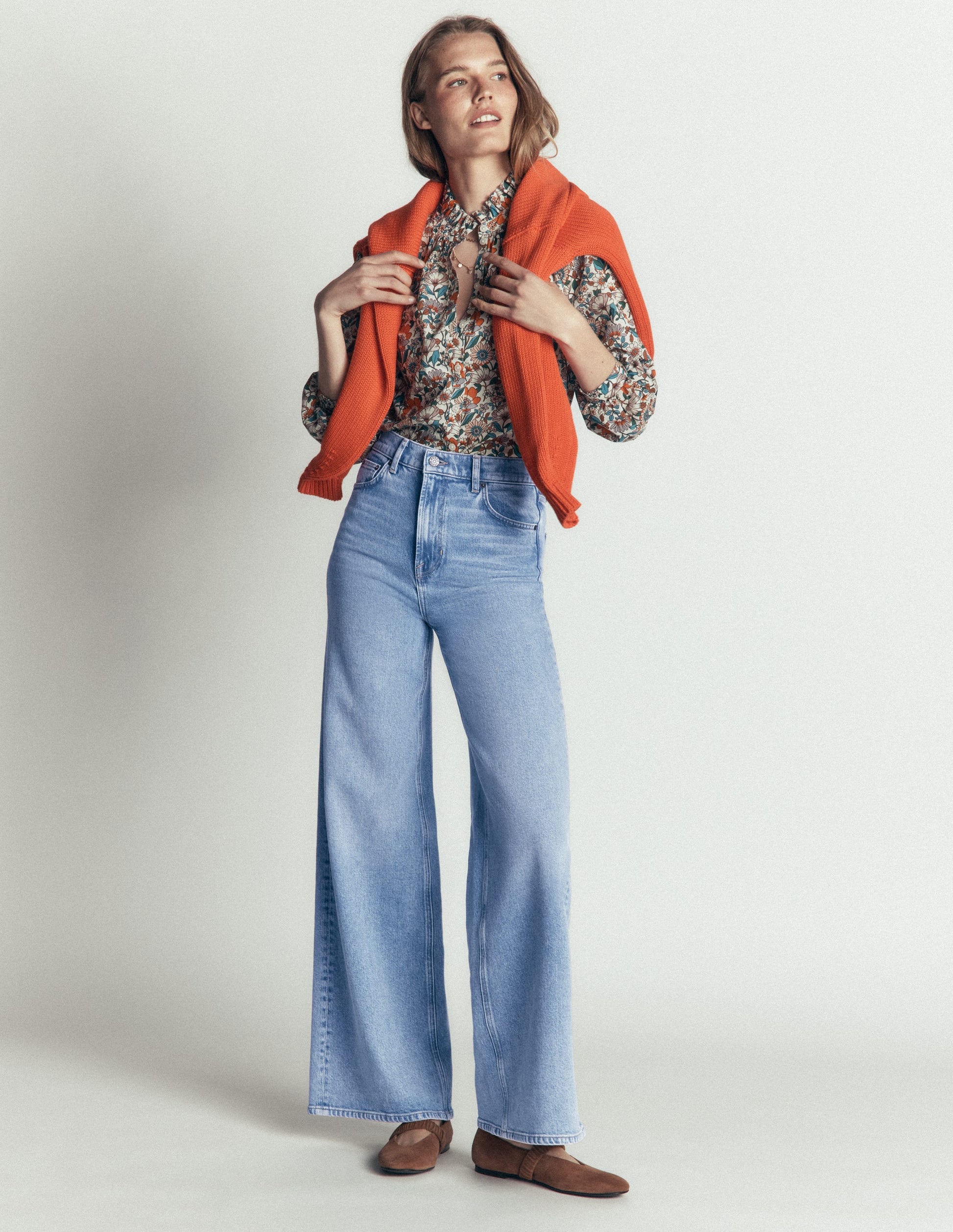 High Rise Wide Leg Jeans-Light Vintage-6