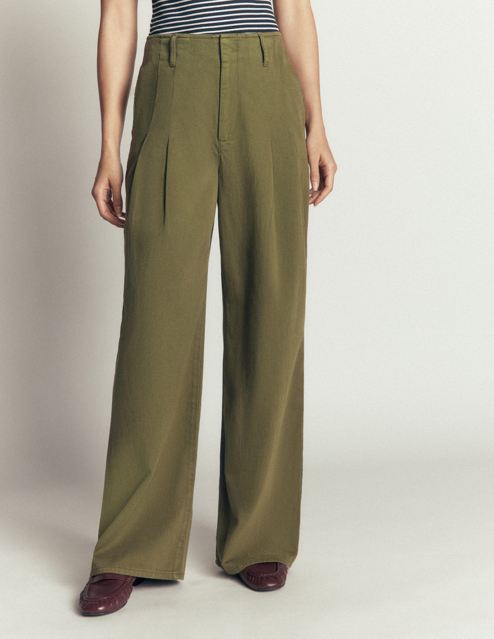 Mayfair Pleat Detail Pants-Woodland Green-4
