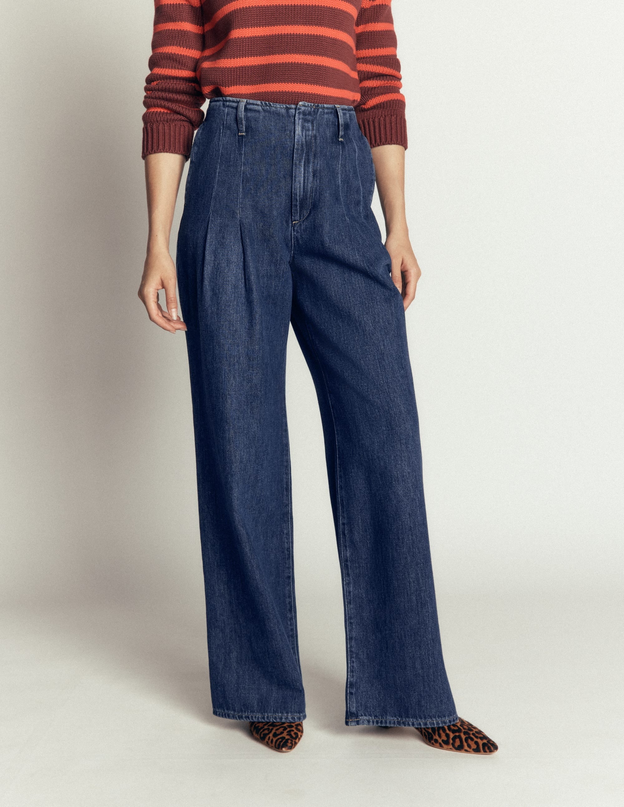 Mayfair Wide Leg Pleat Jeans-Mid Vintage - Image 4