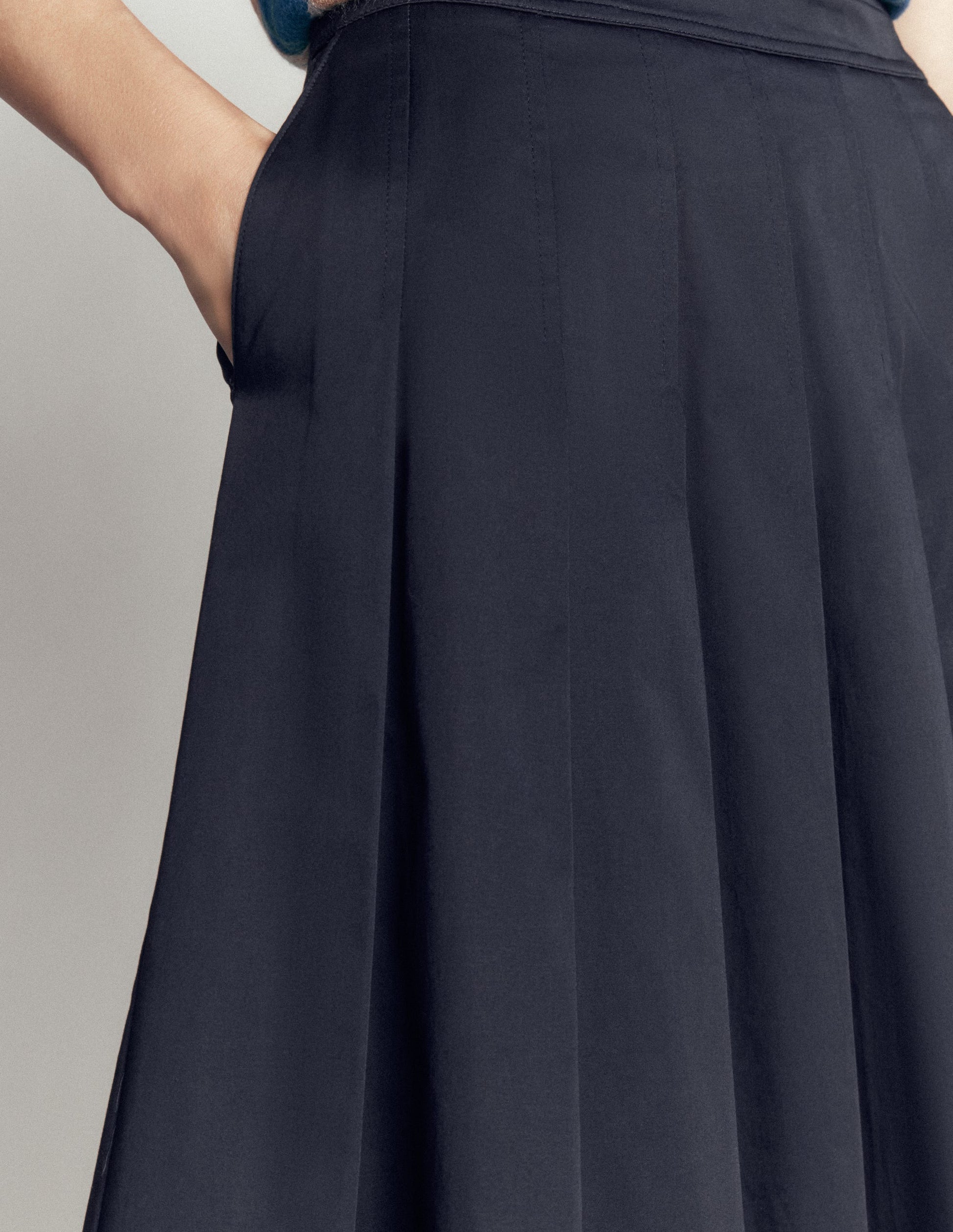 Aya cotton sateen Midi Skirt-Navy-2
