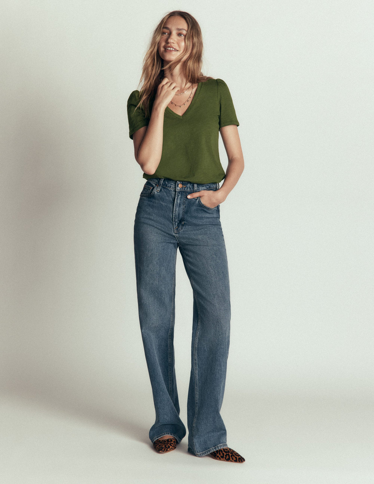 Sophie V-neck Slub T-shirt-Brunswick Green - Image 4
