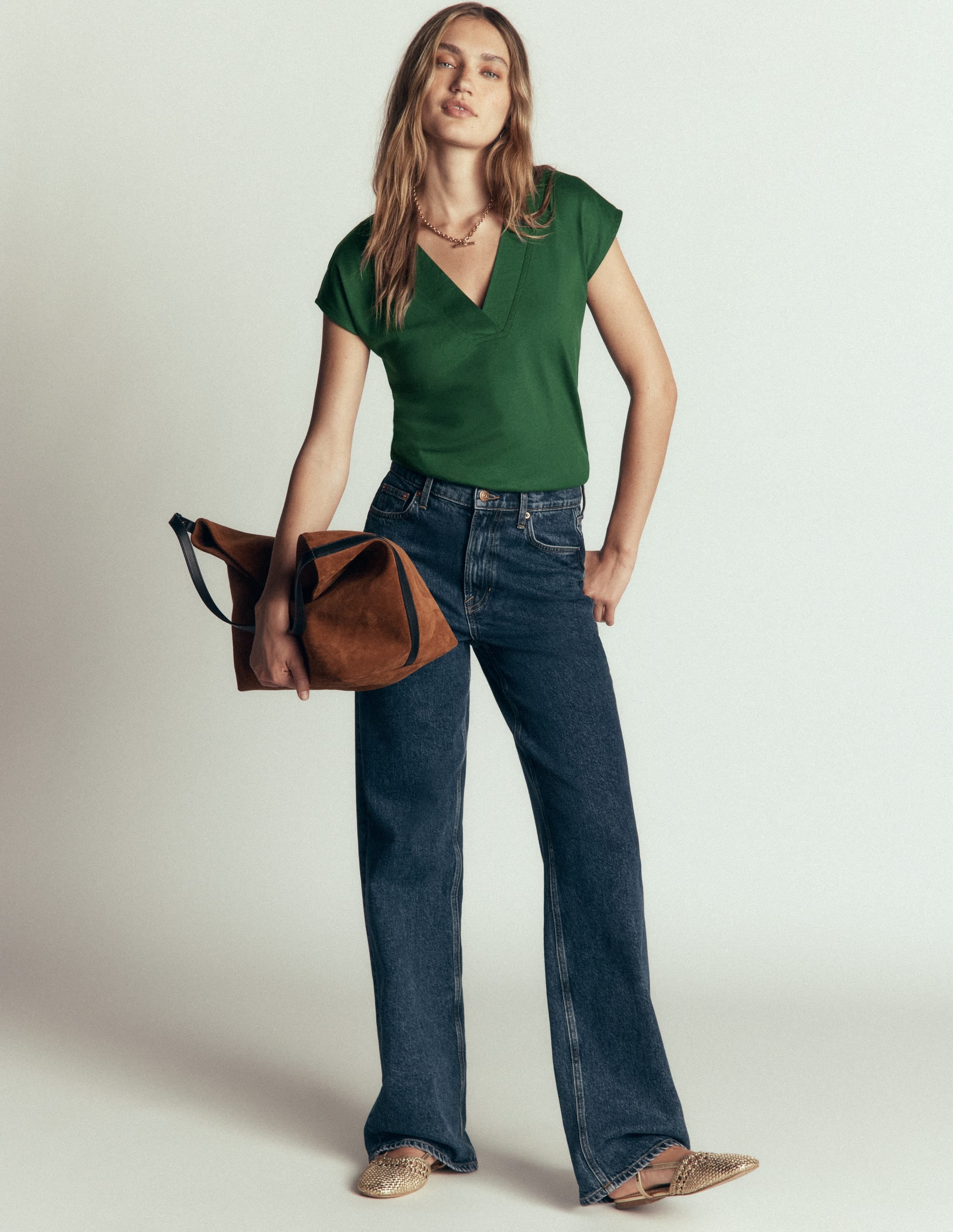 Supersoft V-neck T-shirt-Hunter Green - Image 4