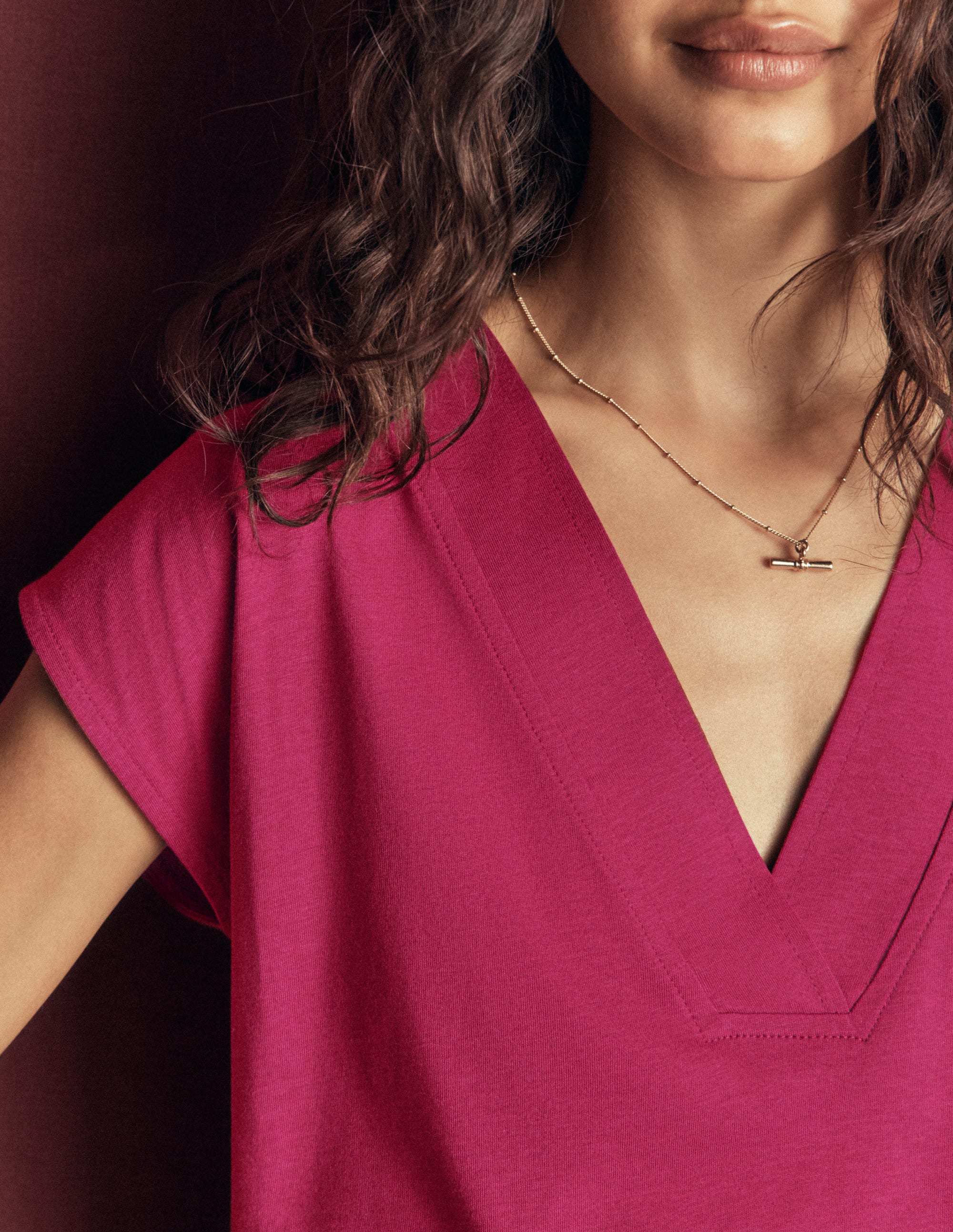 Supersoft V-neck T-shirt-Beet Red - Image 2