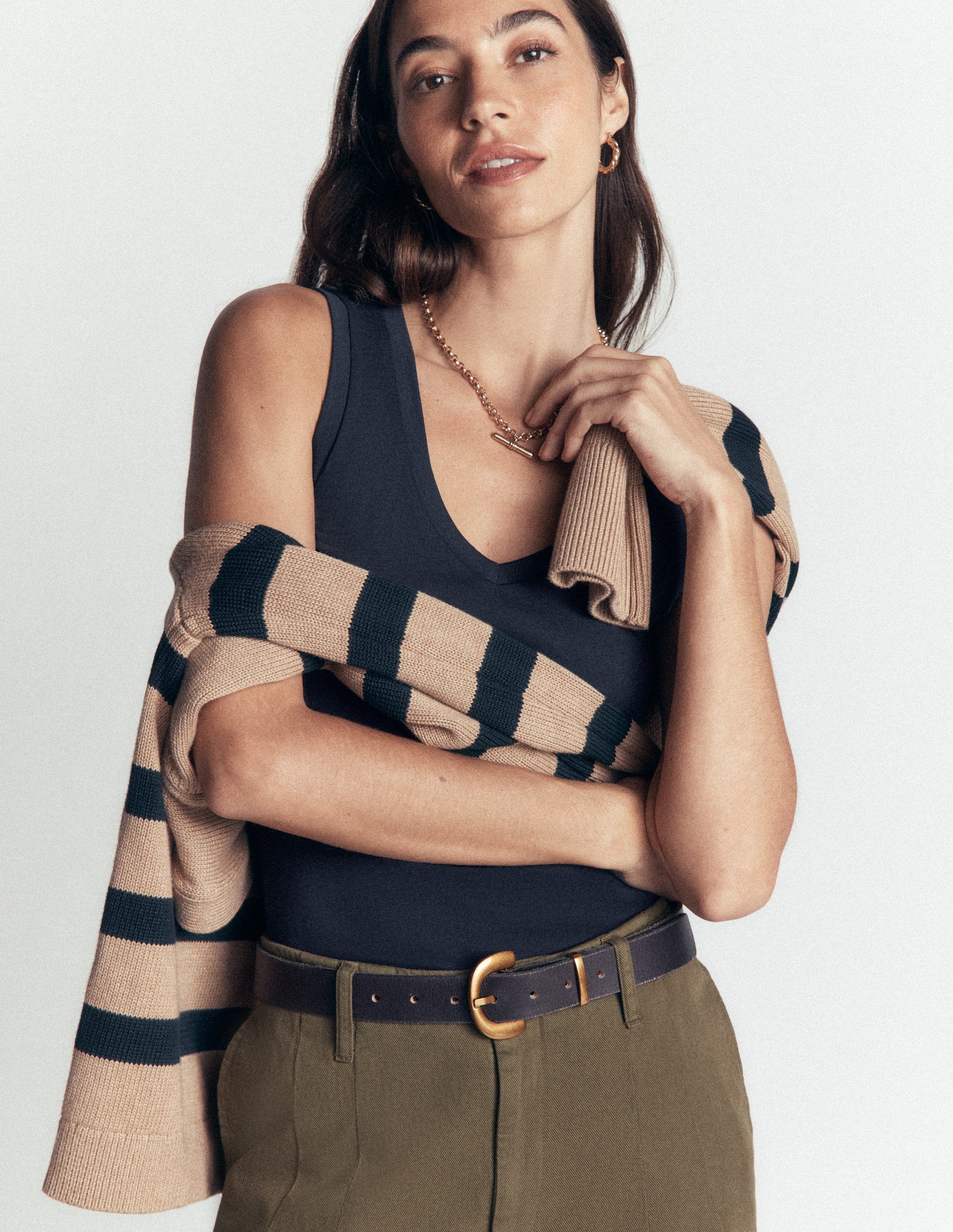 Essential V Neck Vest-Navy-2