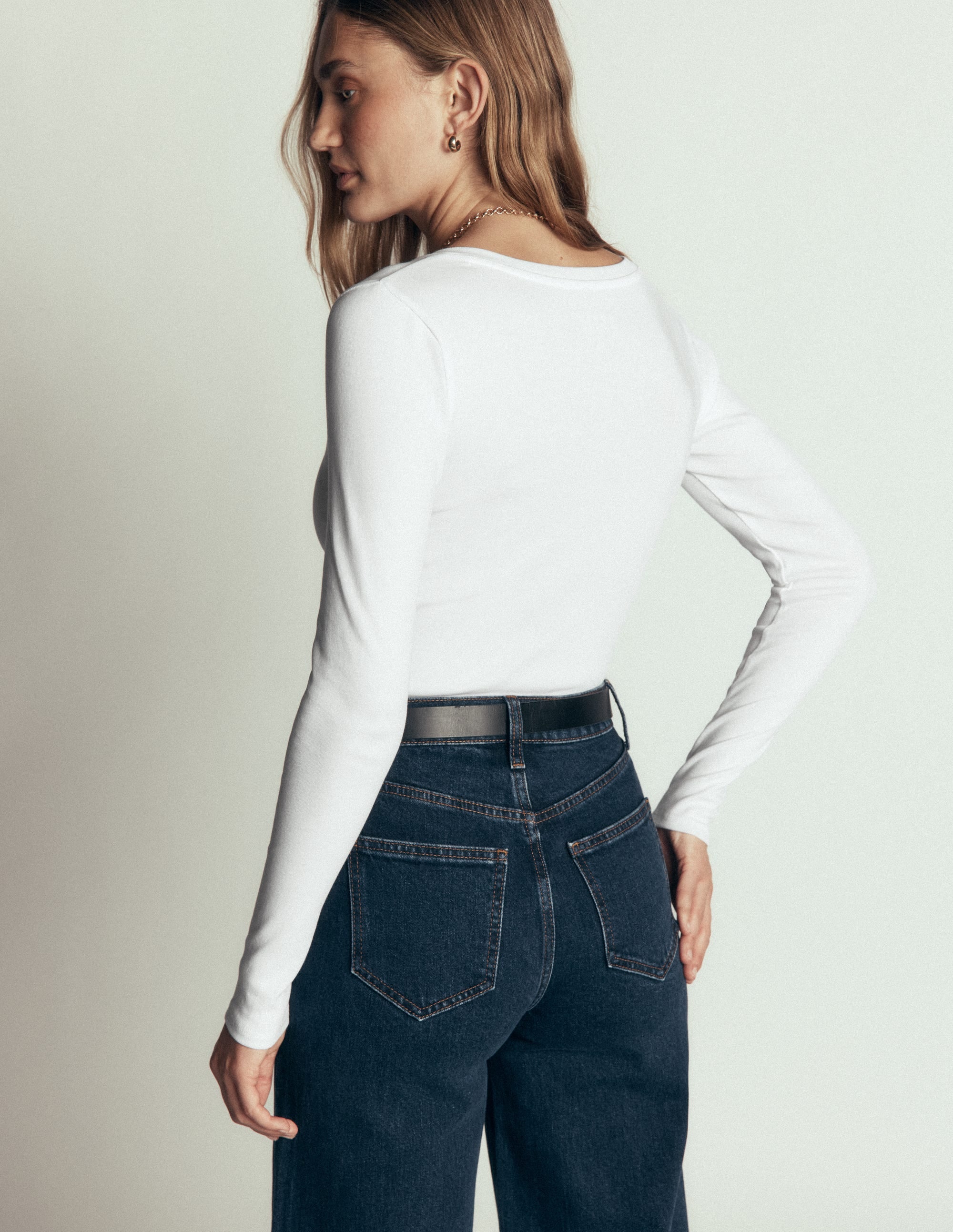 Annie Essential V Neck Top-White - Image 3