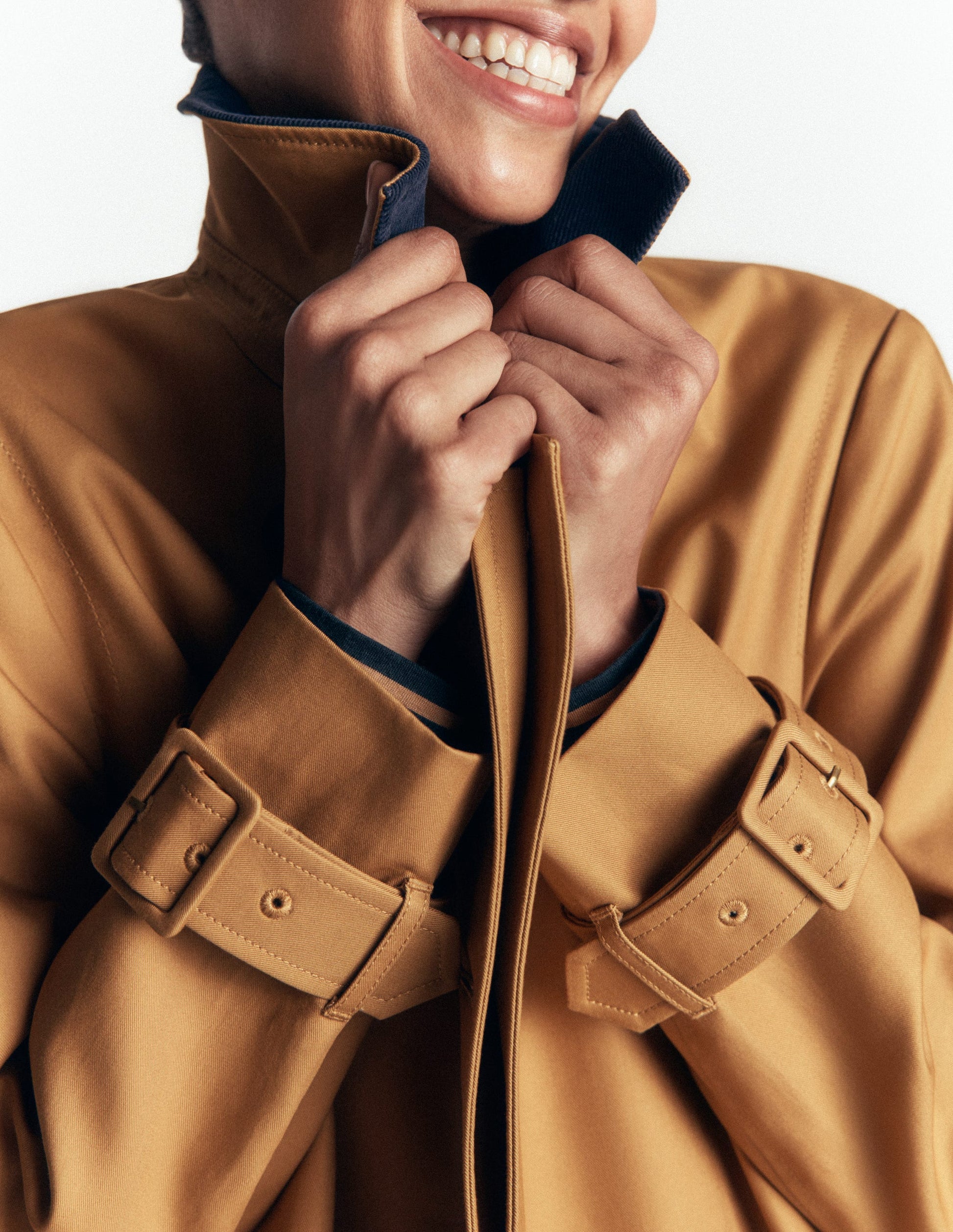Swing Box Short Trench-Camel-3