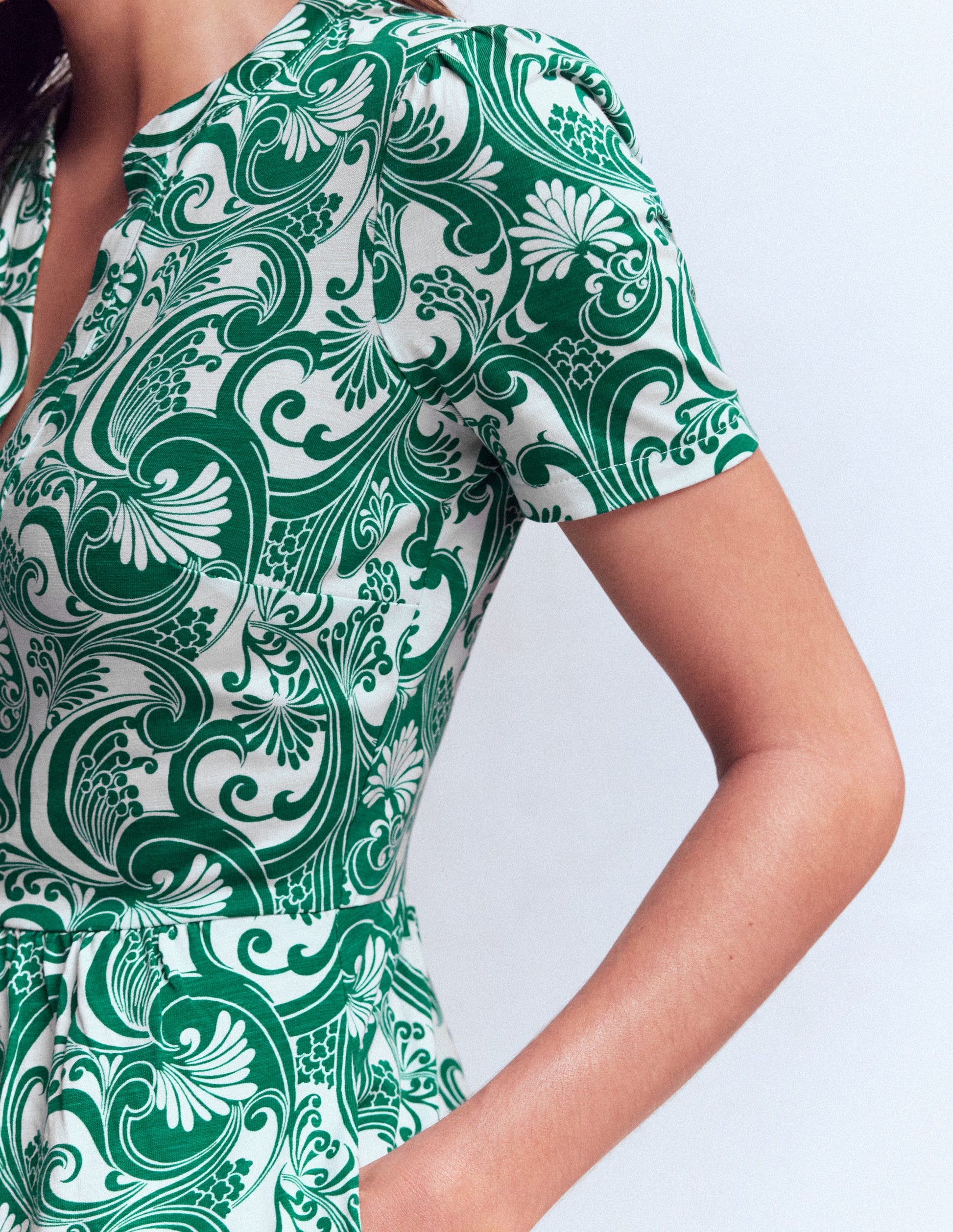 Boden Women's Naomi Short Sleeve Dress in Green | Size 4 Boden Women's Naomi Short Sleeve Dress in Green | Size 4