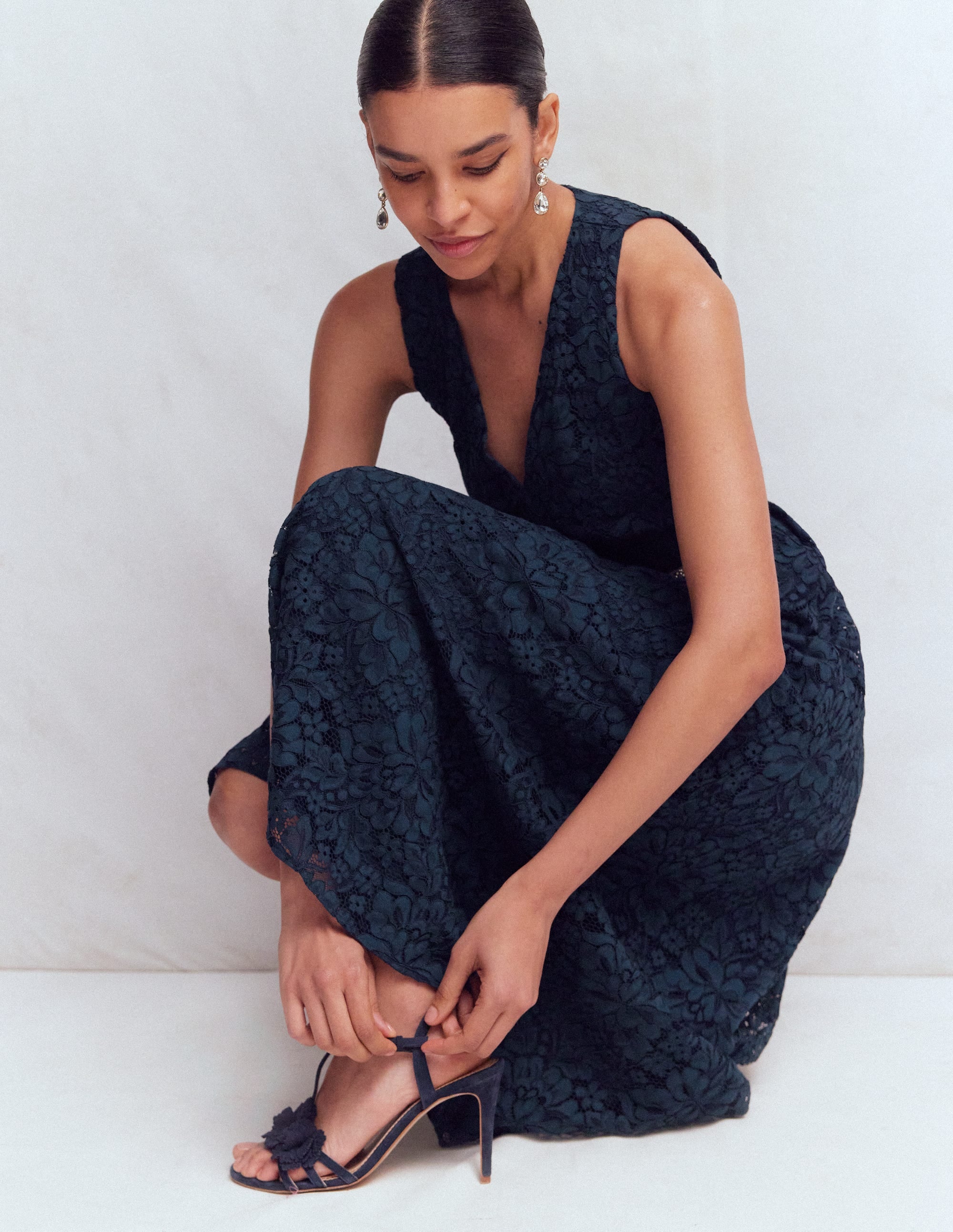 Lace Plunge Neck Panel Dress-Navy - Image 5
