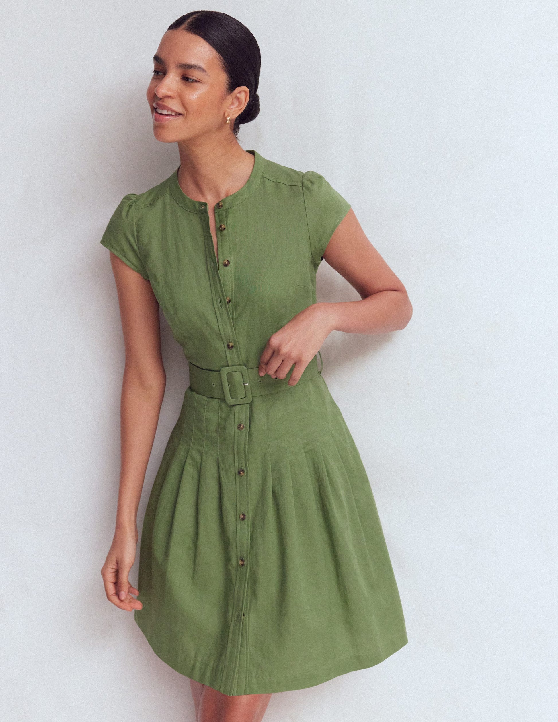 Boden Women's Arabella Short Linen Dress in Green | Size 16/18 Boden Women's Arabella Short Linen Dress in Green | Size 16/18