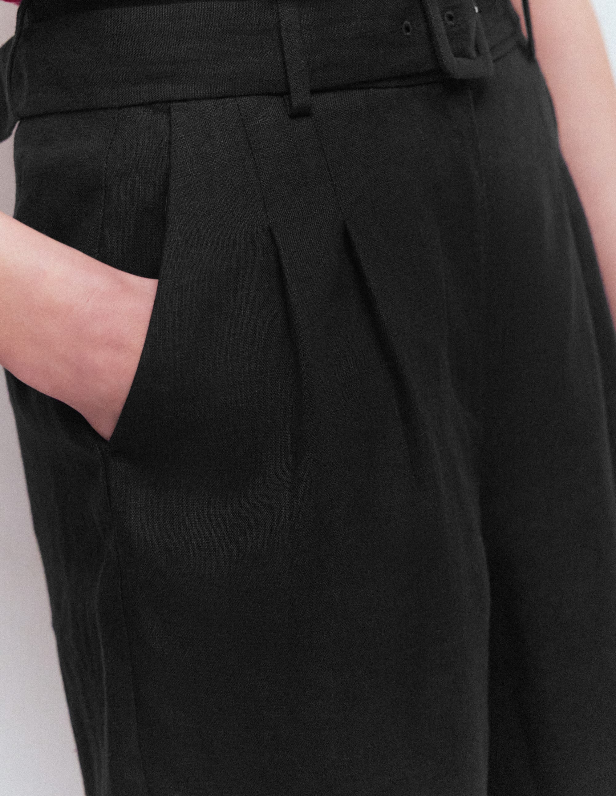 Chelsea Belted Linen Shorts-Black - Image 2