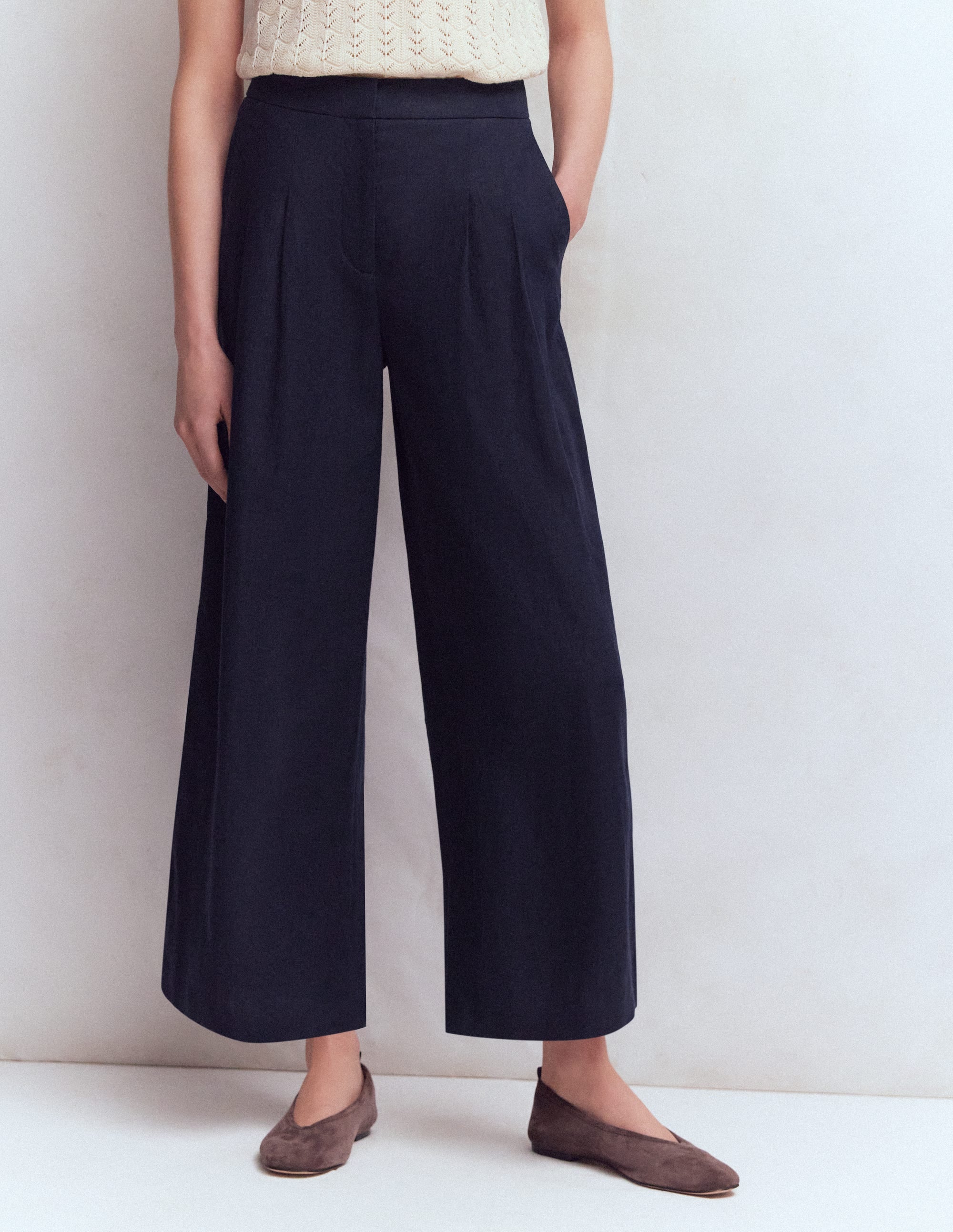 Pleated Linen Culotte-Navy - Image 4