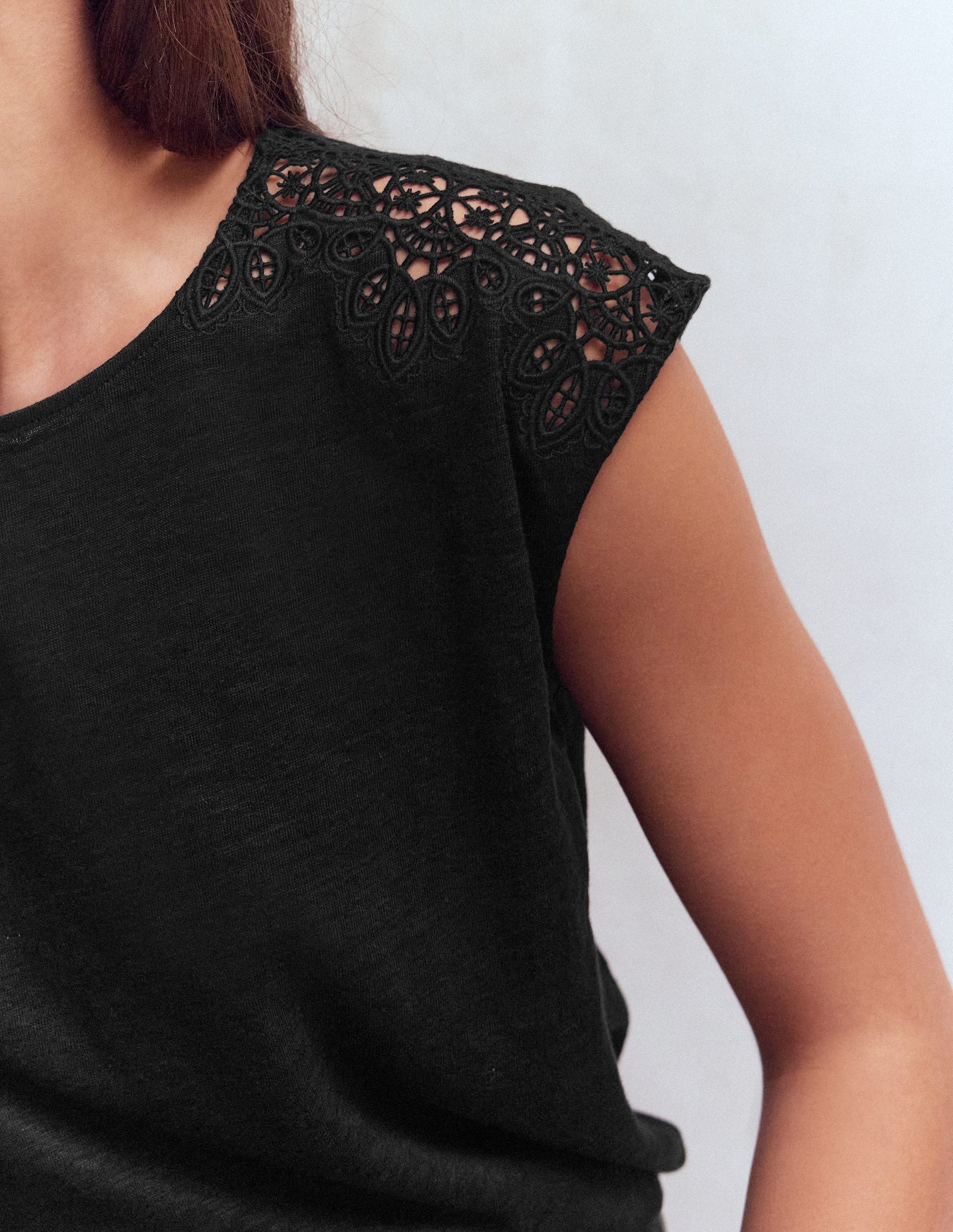 Tara Cutwork Linen Tee-Black-2