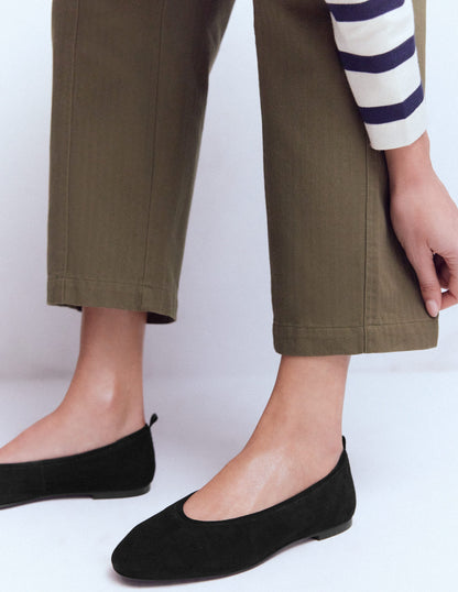 High Cut Ballet Flats-Black-1