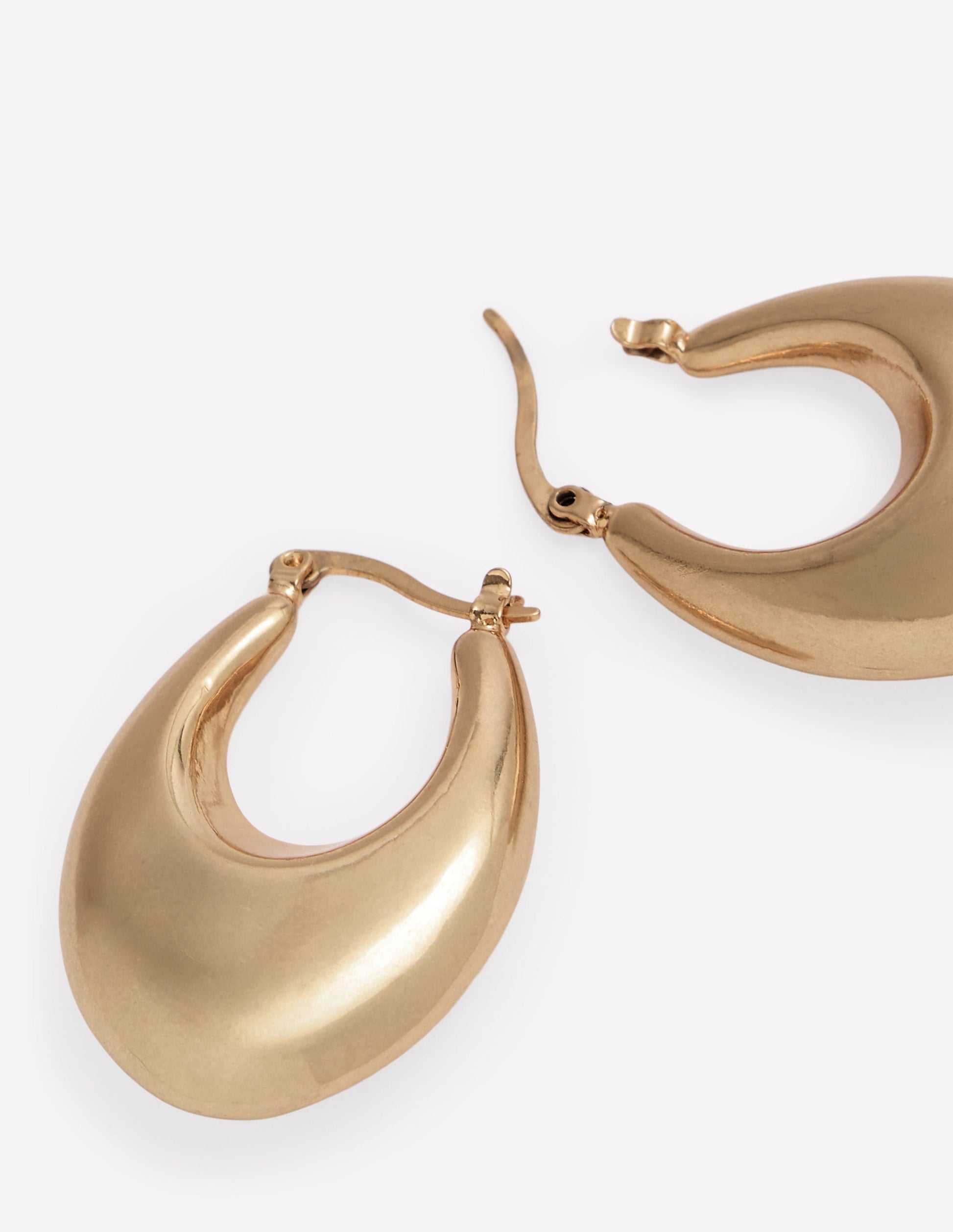 Chunky Curve Hoops-Gold Colour-5