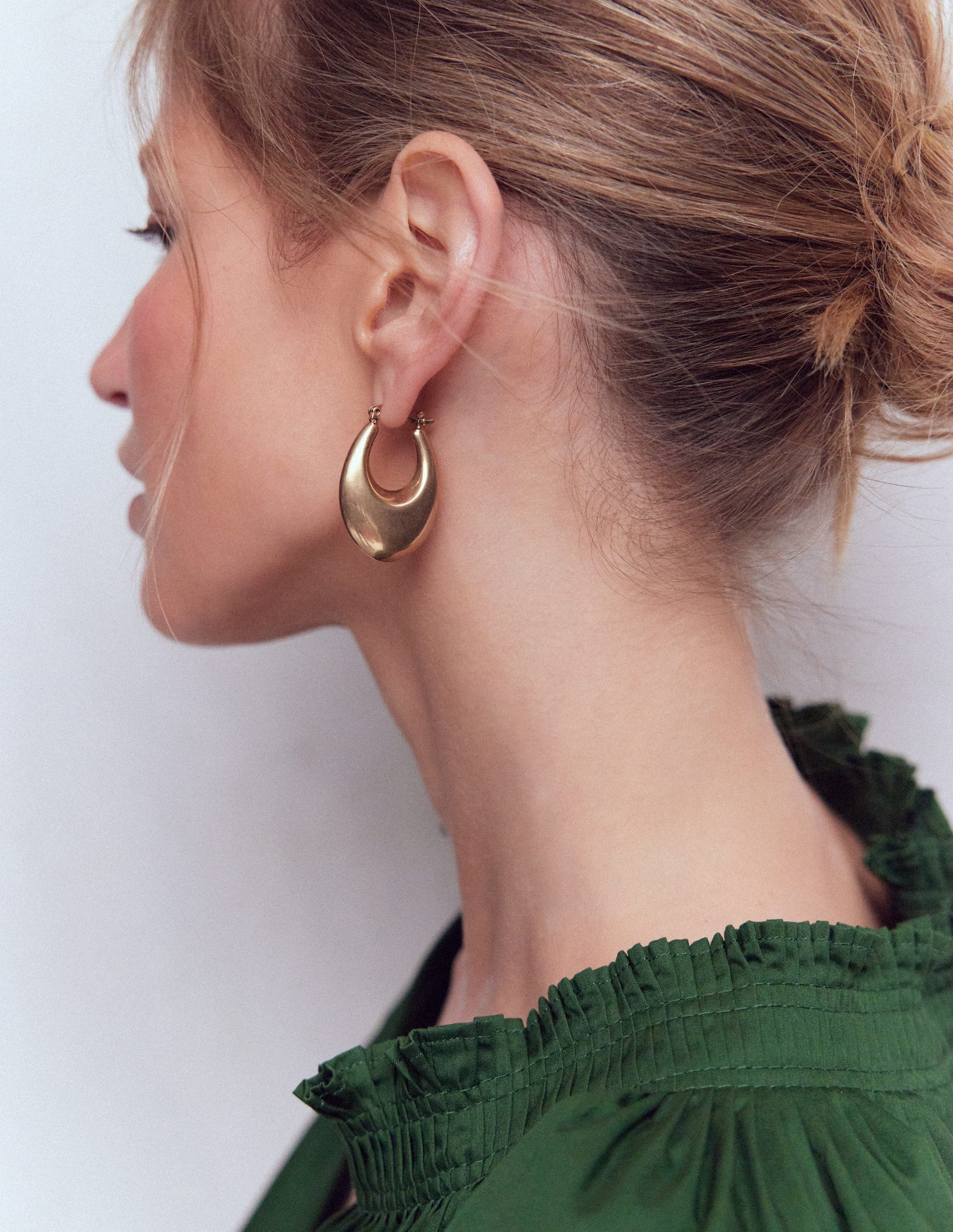 Chunky Clean Metal Hoops-Gold Colour-2