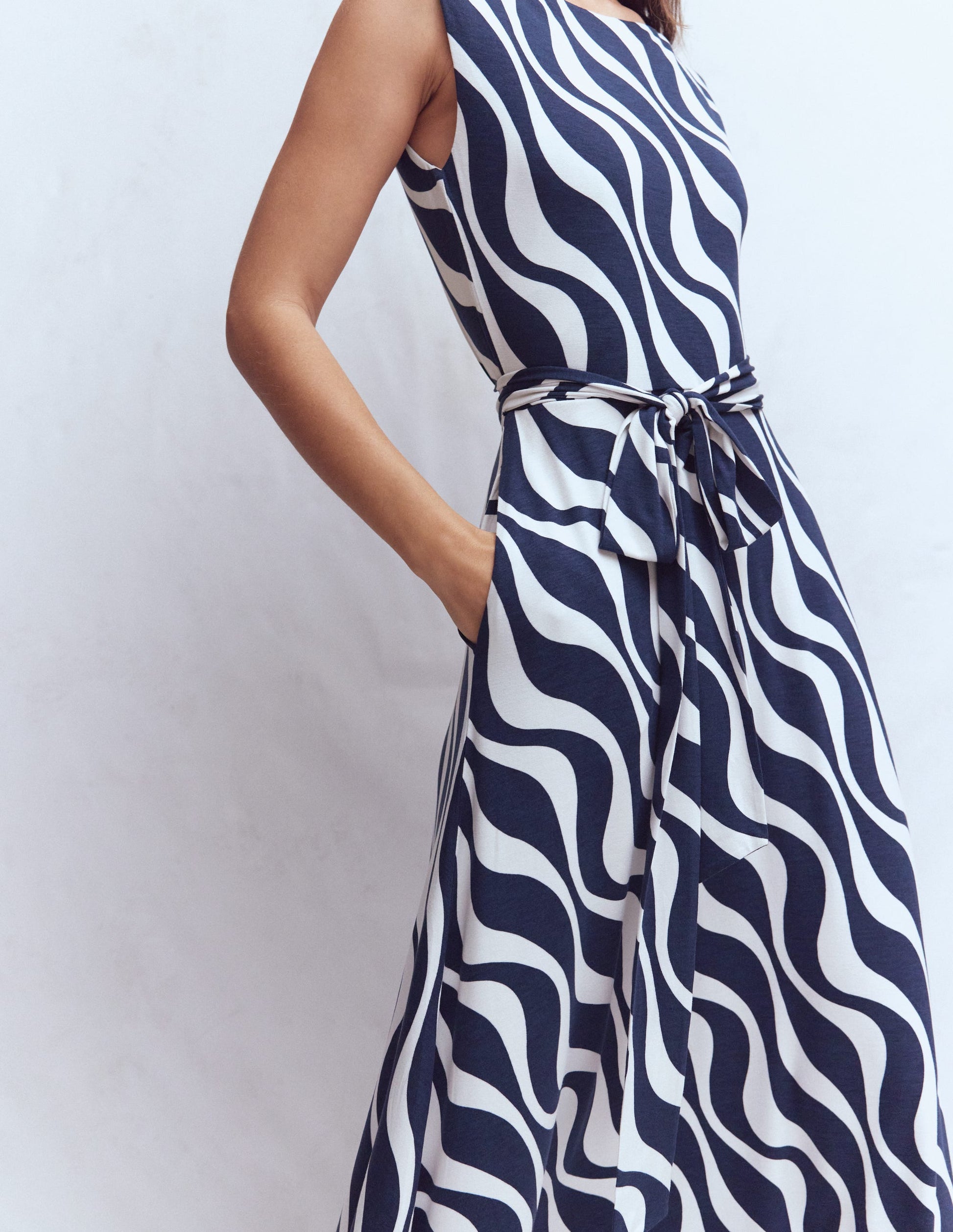 Tamsin Jersey Midi Dress-French Navy, Rhythmic Wave-3