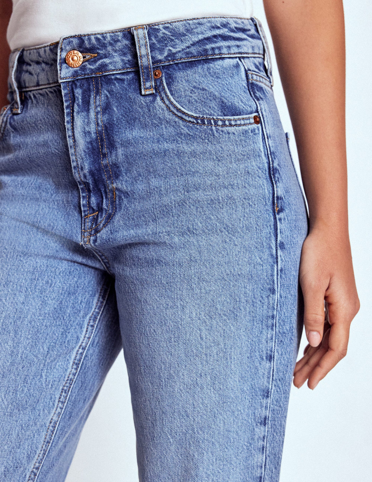 High Rise Straight Leg Jeans-Light Wash - Image 4
