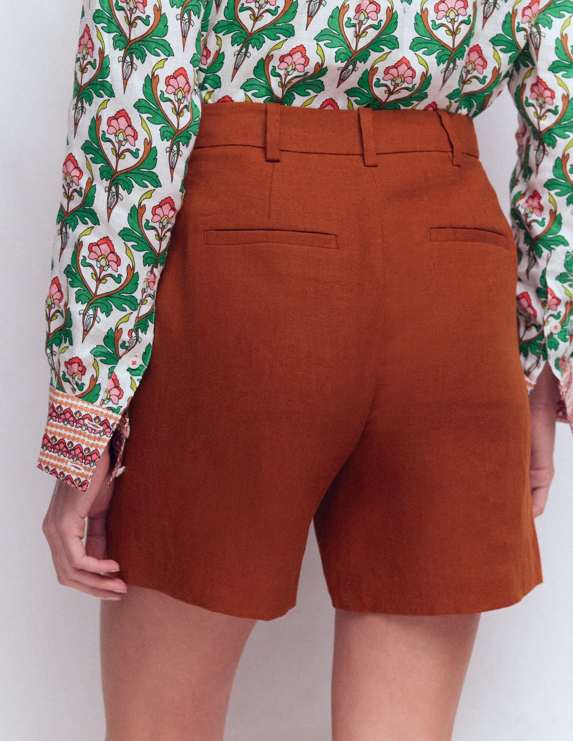 Belgravia Linen Shorts-Burnt Orange - Image 3