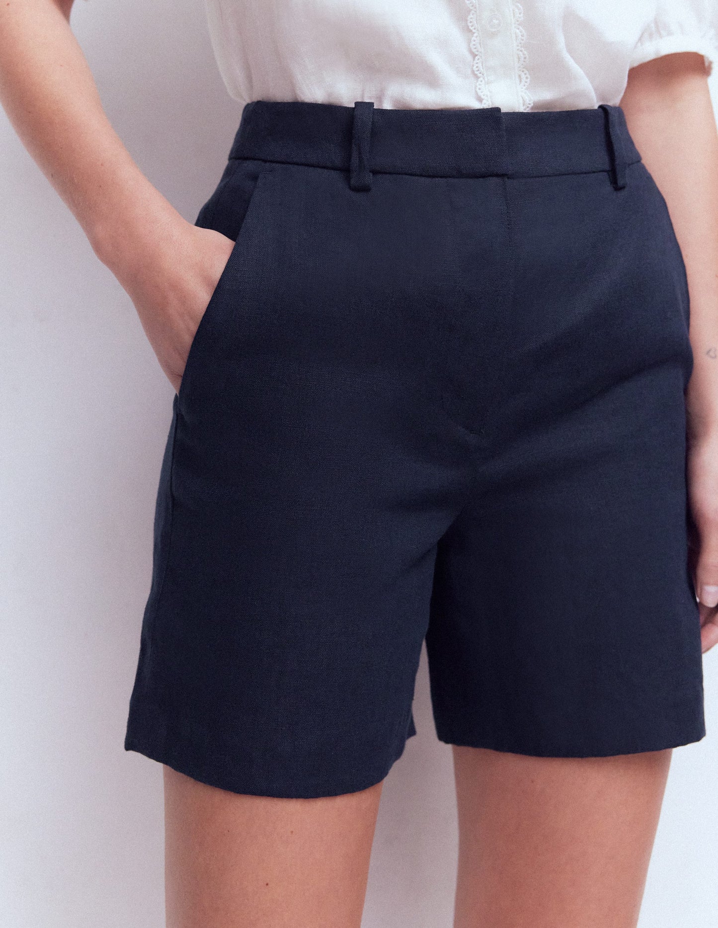 Belgravia Linen Shorts-Navy