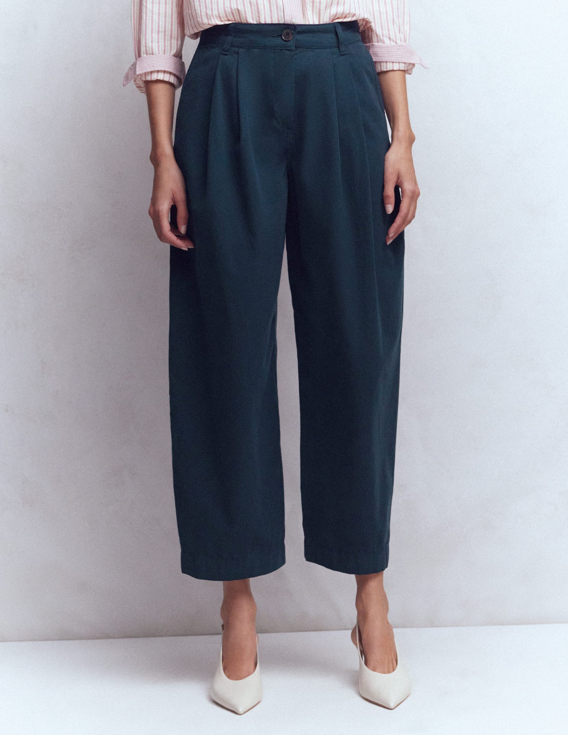 Pleat Barrel Leg Pants-Navy-5
