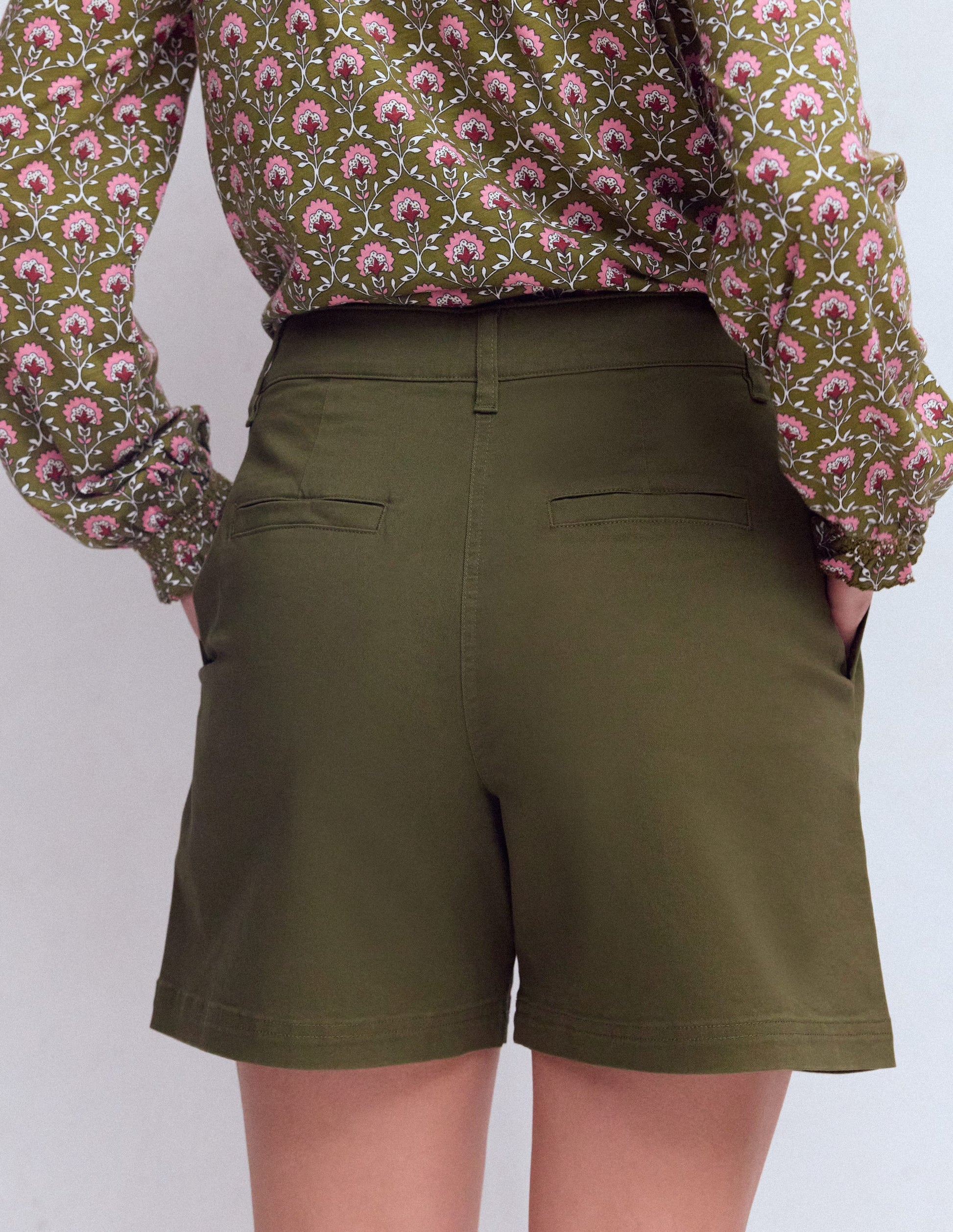 Chino Shorts-Woodland Green-3