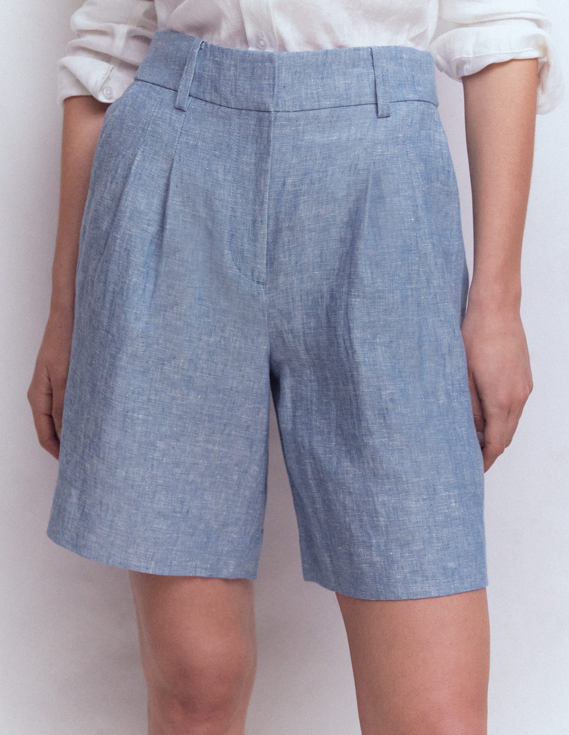 Kensington Linen Shorts-Blue Chambray-4