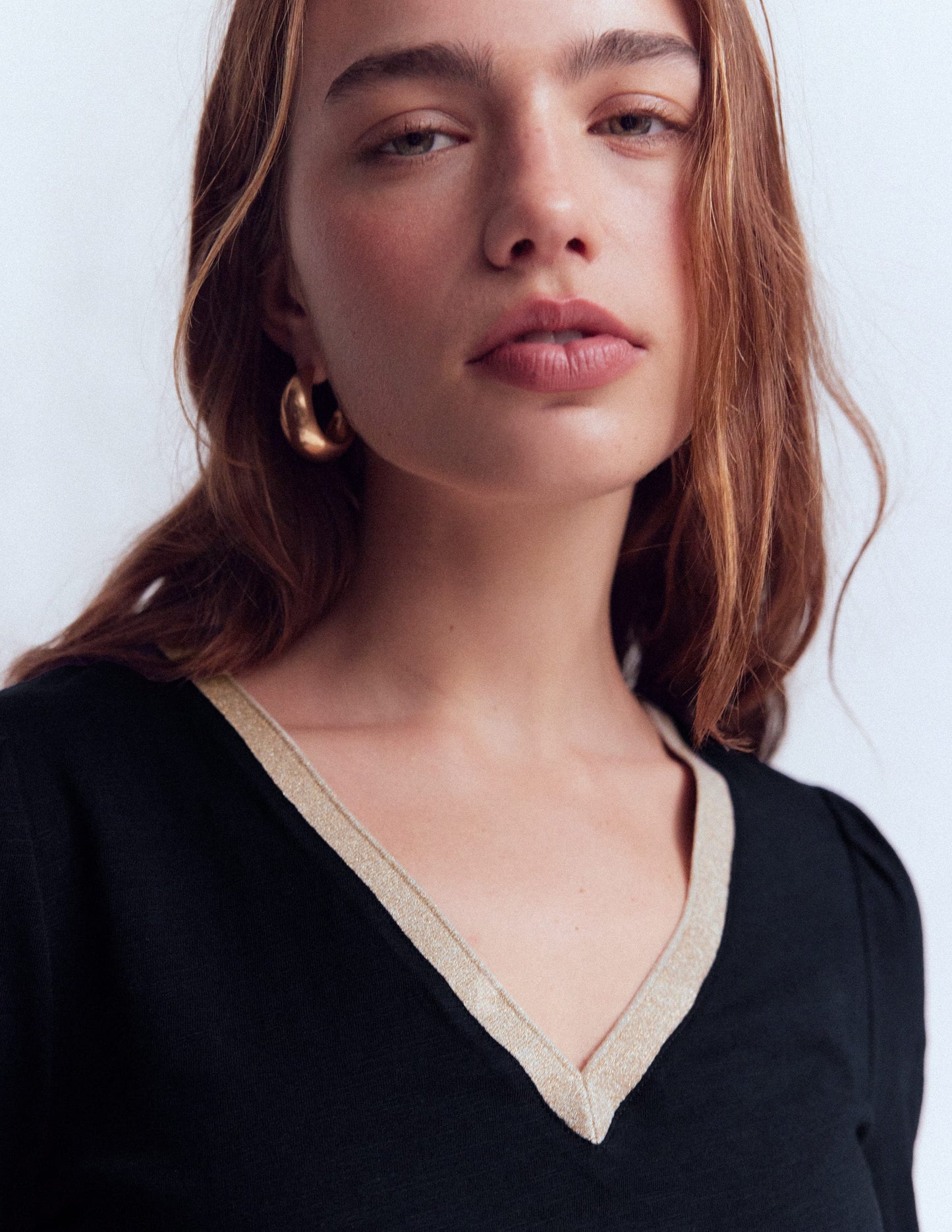 Metallic Trim V-neck Top-Navy