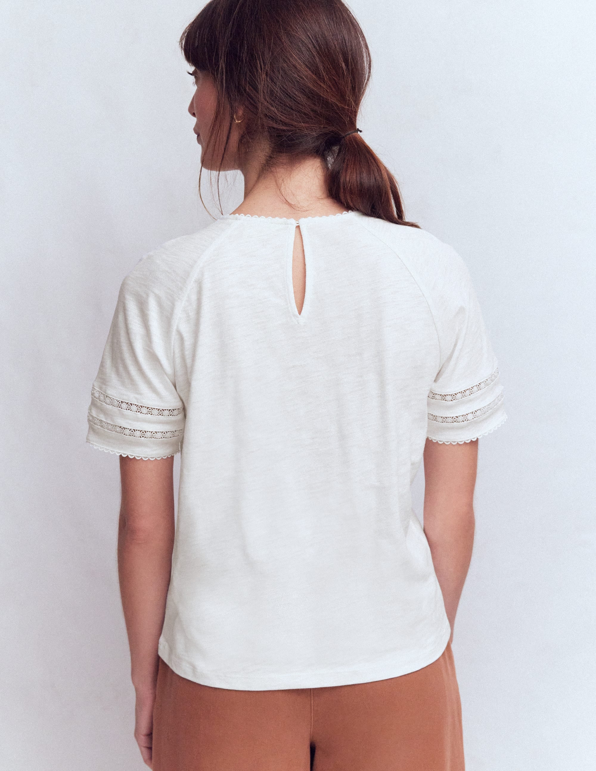 Poppy Trim Crew T-shirt-White - Image 3