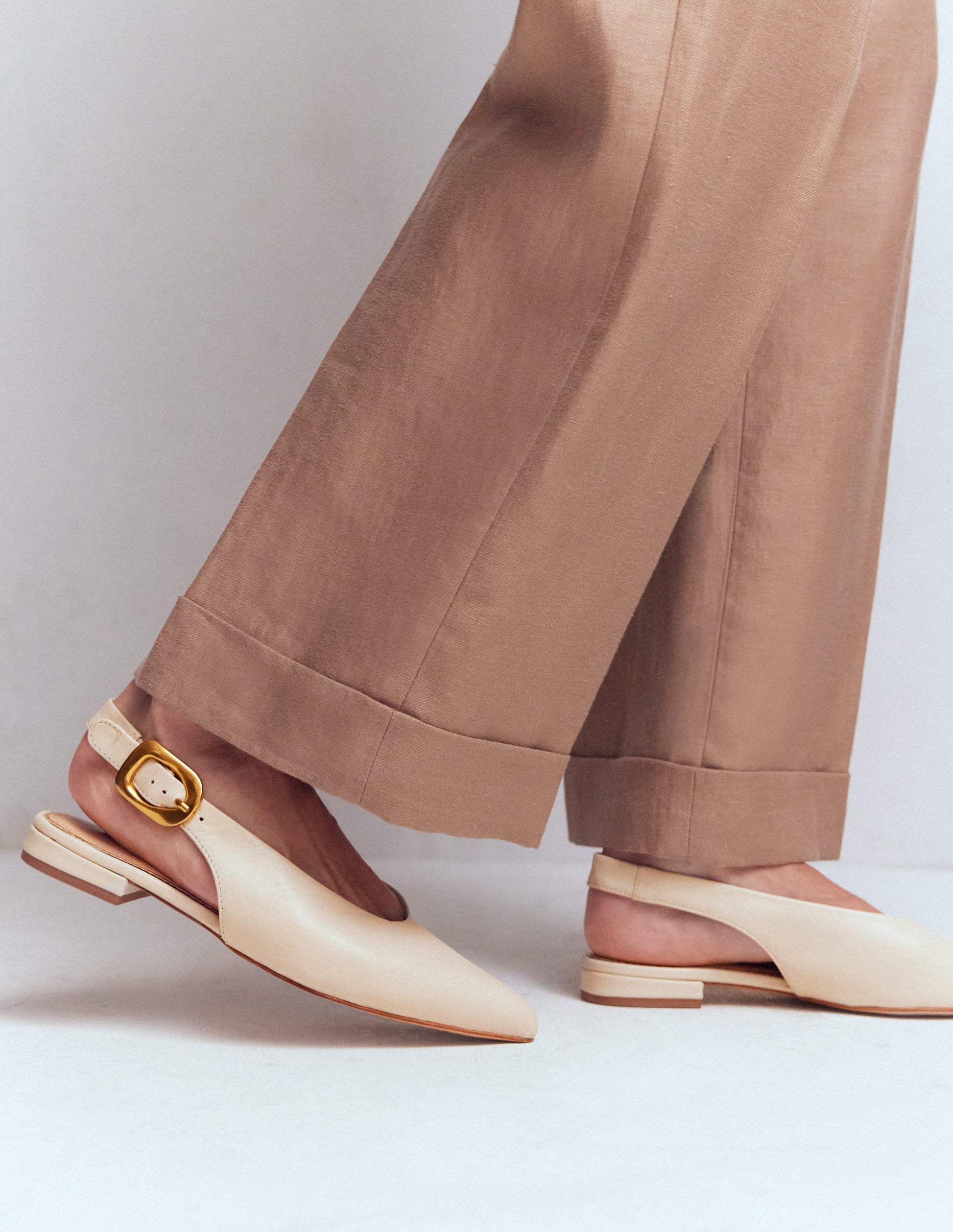 High Cut Flat Point-Ecru-2