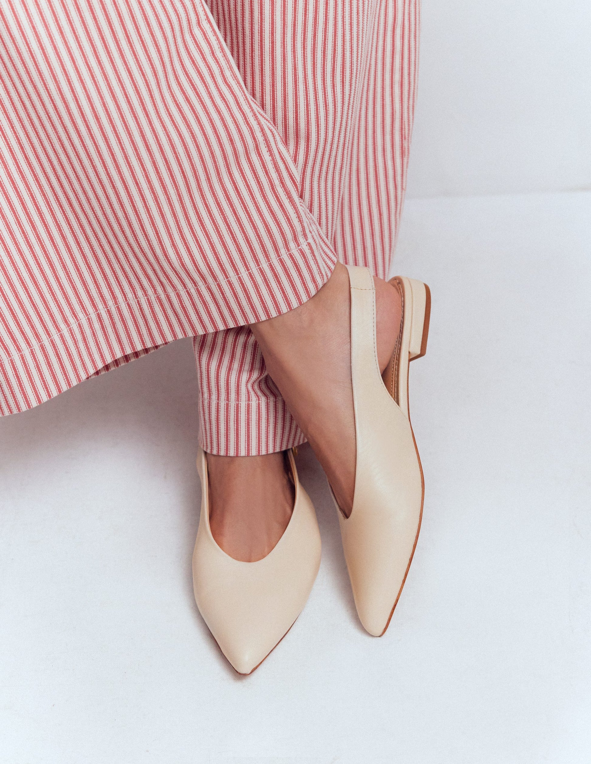 High Cut Flat Point-Ecru-3