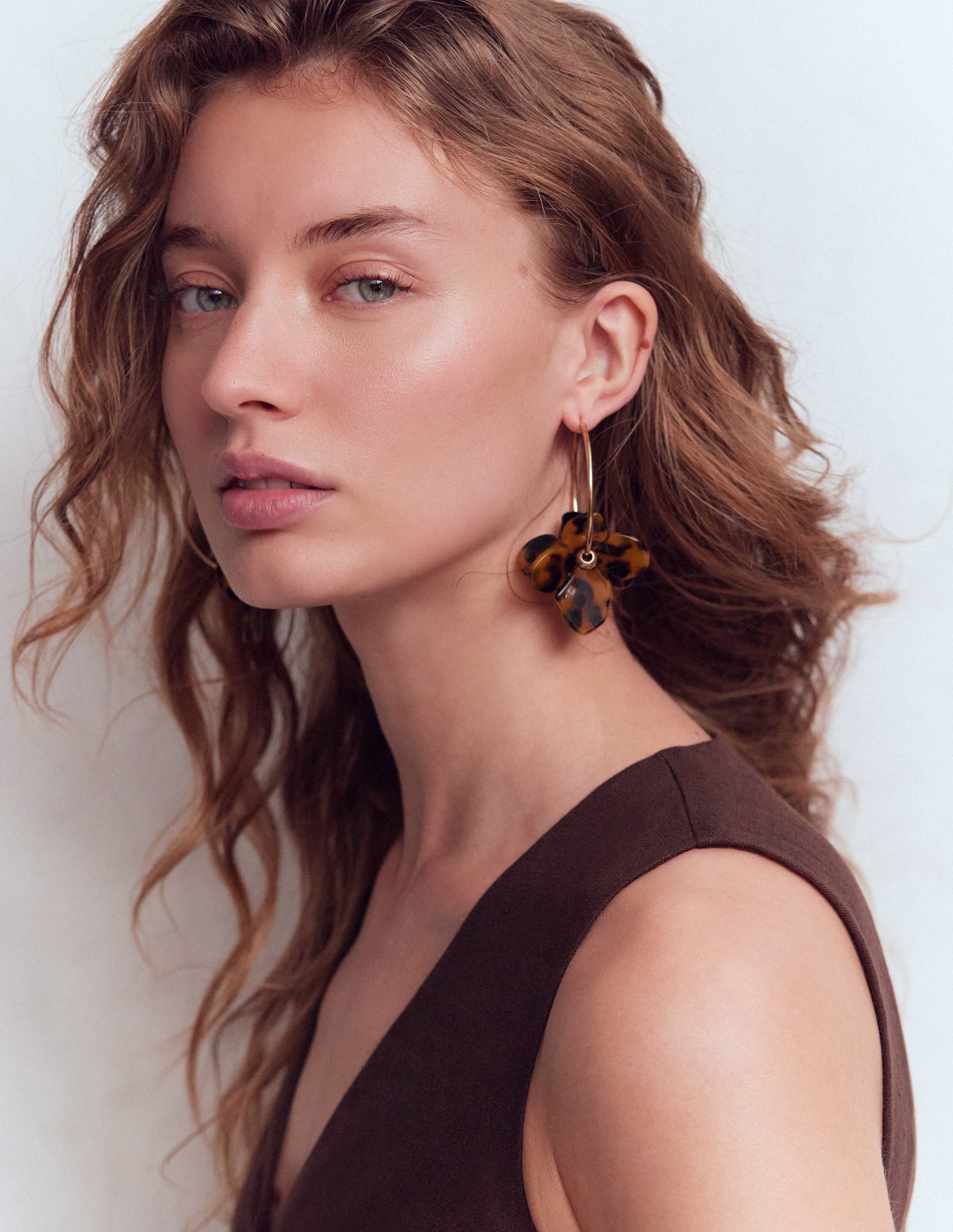 Resin Flower Hoops-Brown Tort - Image 2