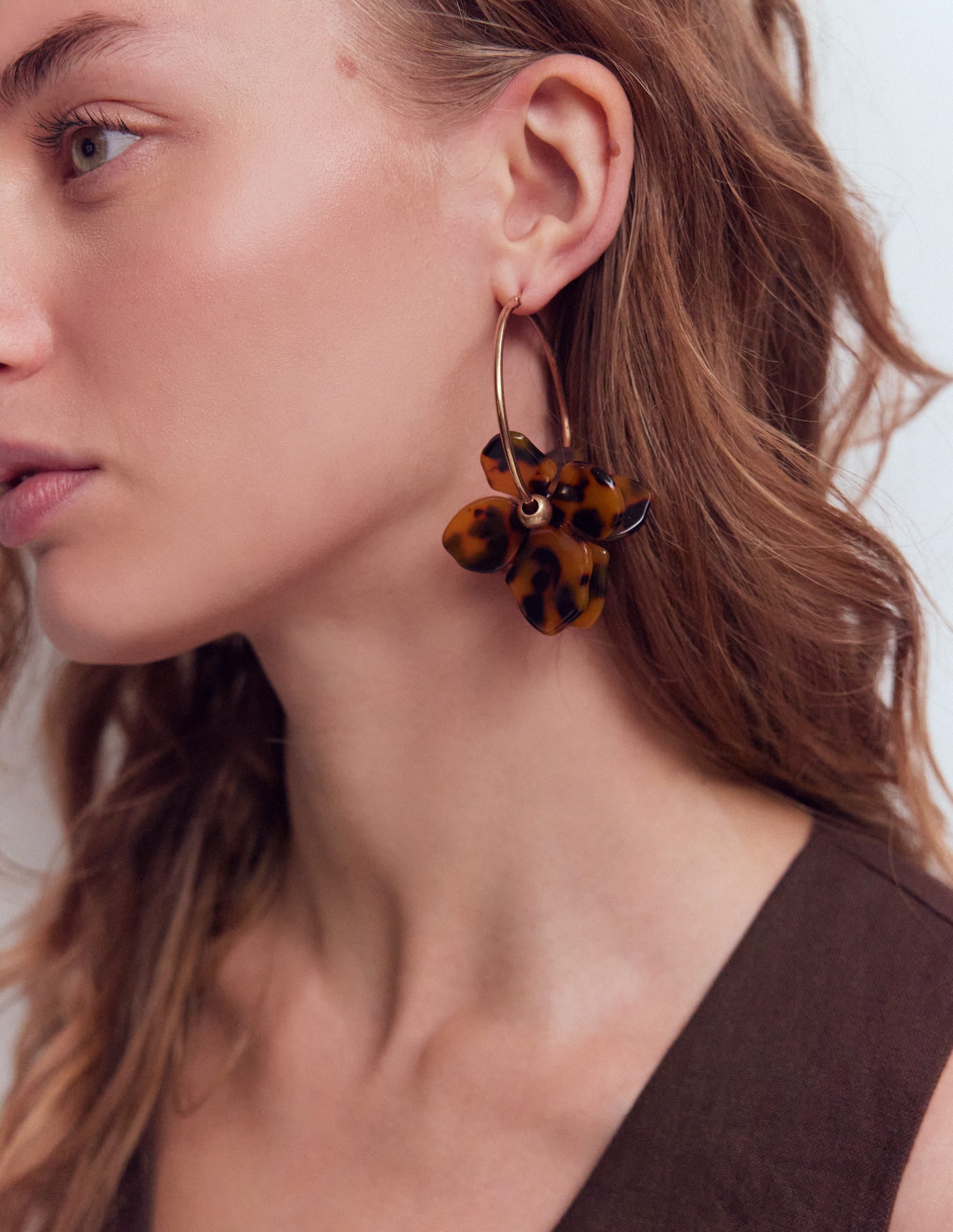 Resin Flower Hoops-Brown Tort - Image 3