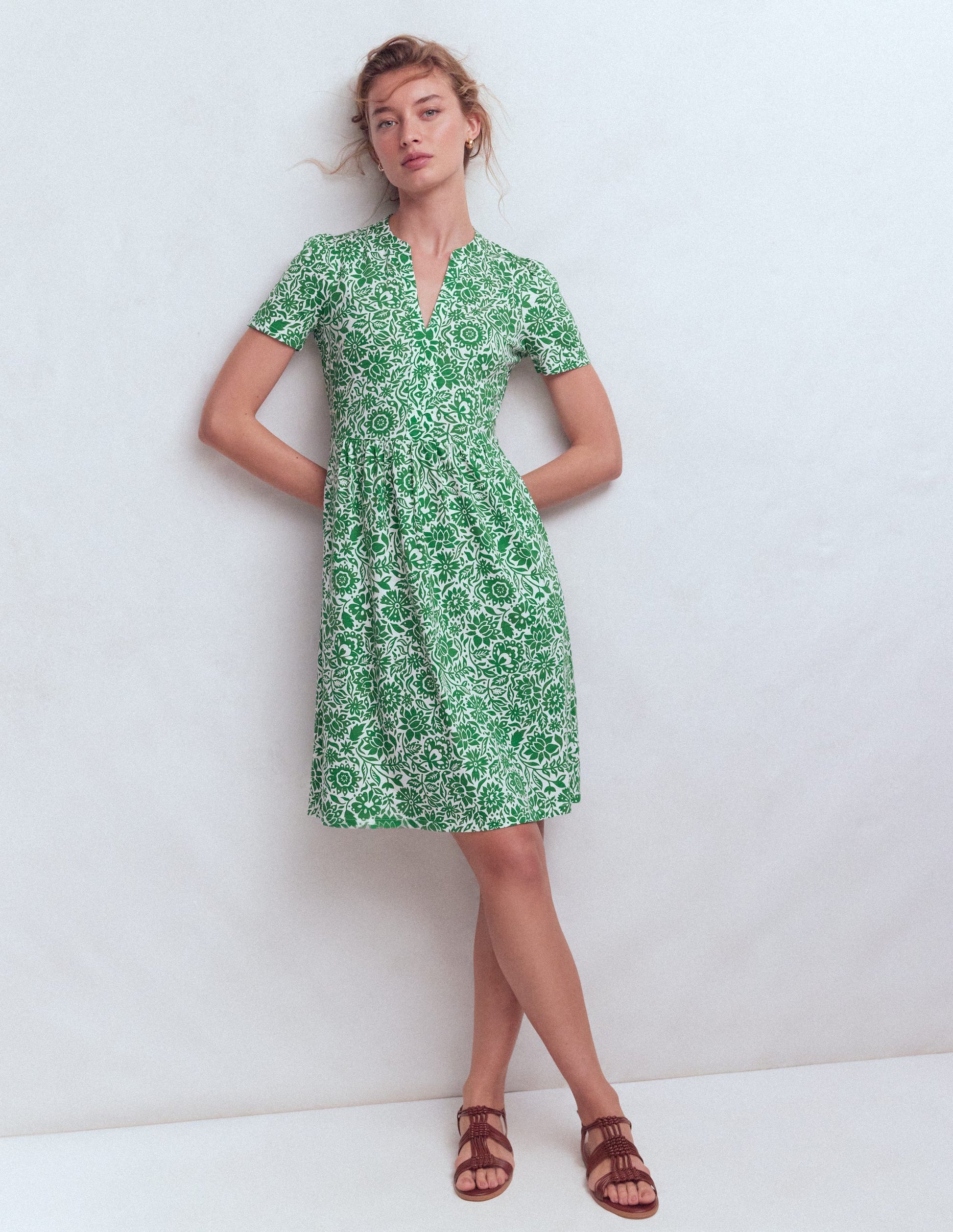 Naomi Short Jersey Dress-Fresh Green, Meadow Scatter-4