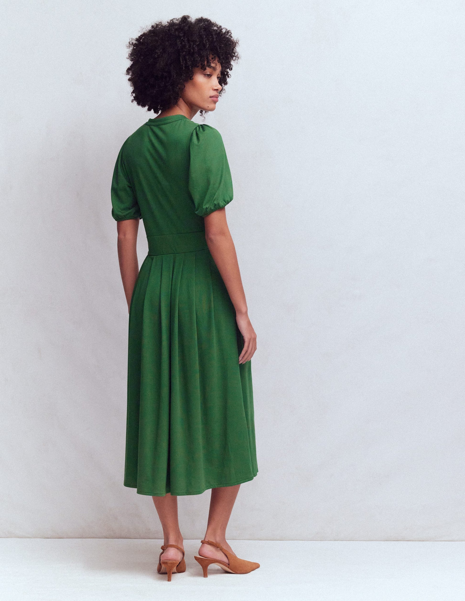 Boden Women's Amber Pleat Jersey Midi Dress in Green