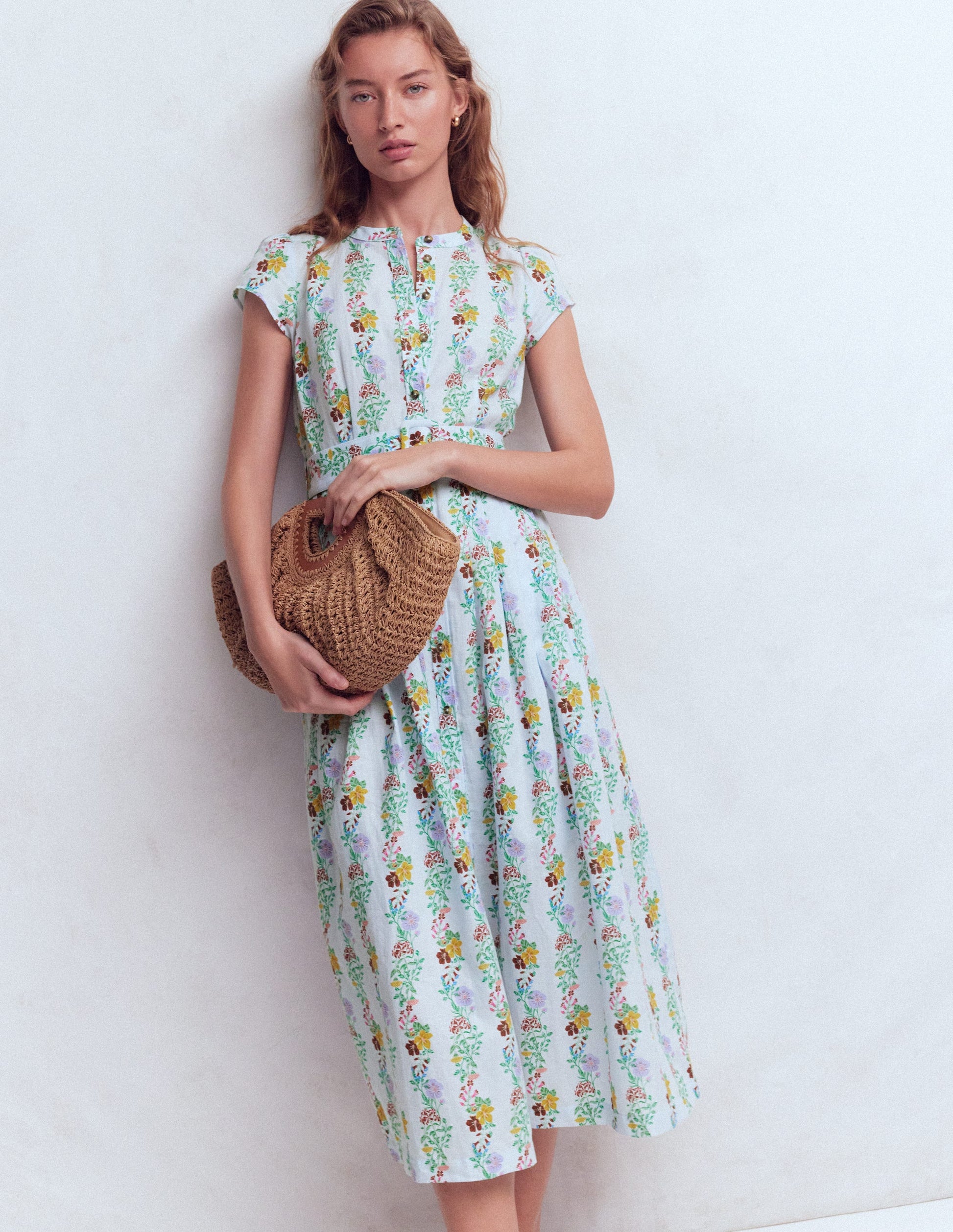 boden bea linen dress BODEN White Navy Blue SS Bea Embroidered Shift Dress Linen VNeck 6R NWOT