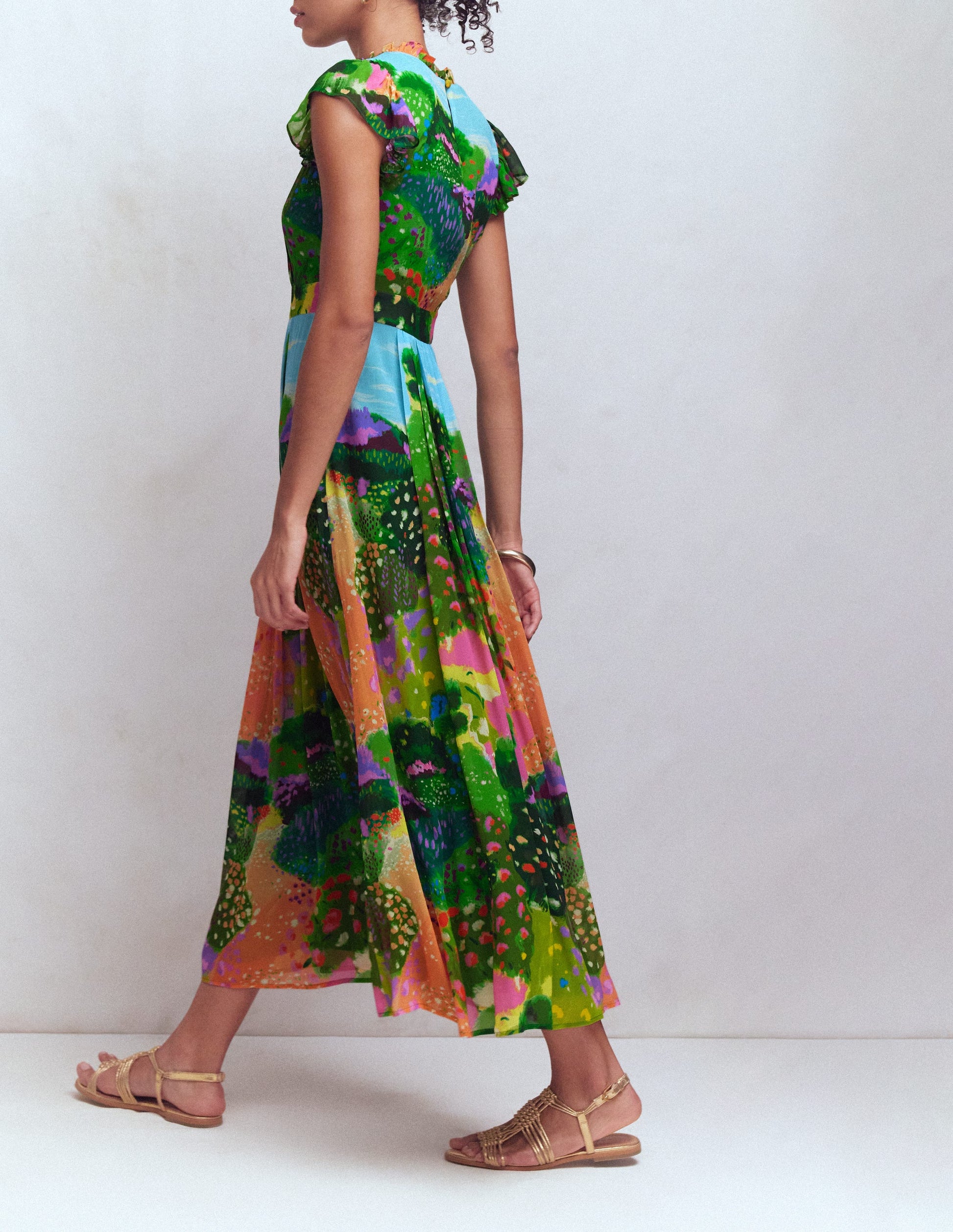 arrange cinched waist pleat detail maxi dress in floral print Express Women's Floral Poplin Sweetheart Drop Waist Smocked Back Maxi Dress With Pockets Large