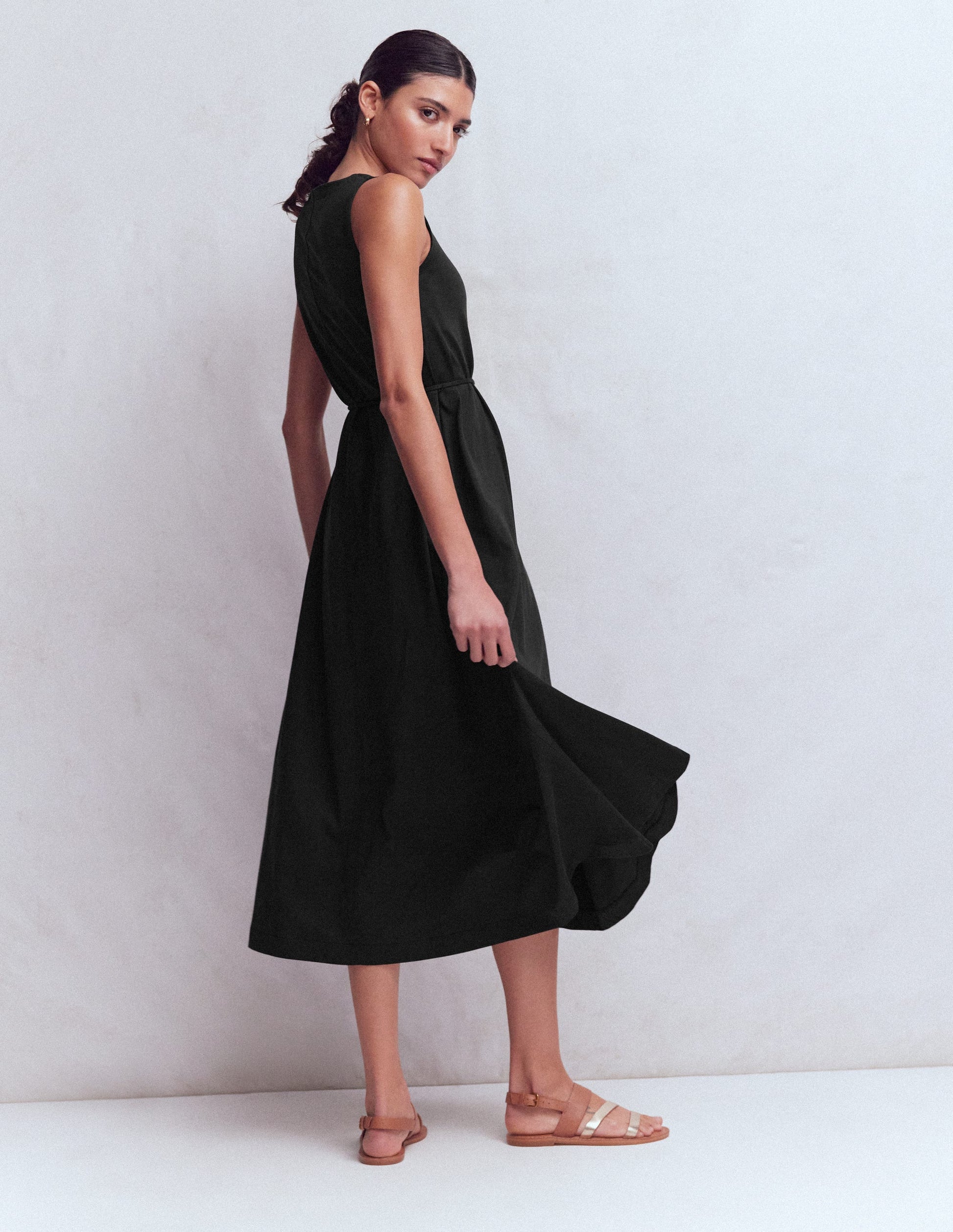 Boden Women's Mia V-neck Jersey Midi Dress in Black | Size 16/18 Boden Women's Mia V-neck Jersey Midi Dress in Black | Size 16/18